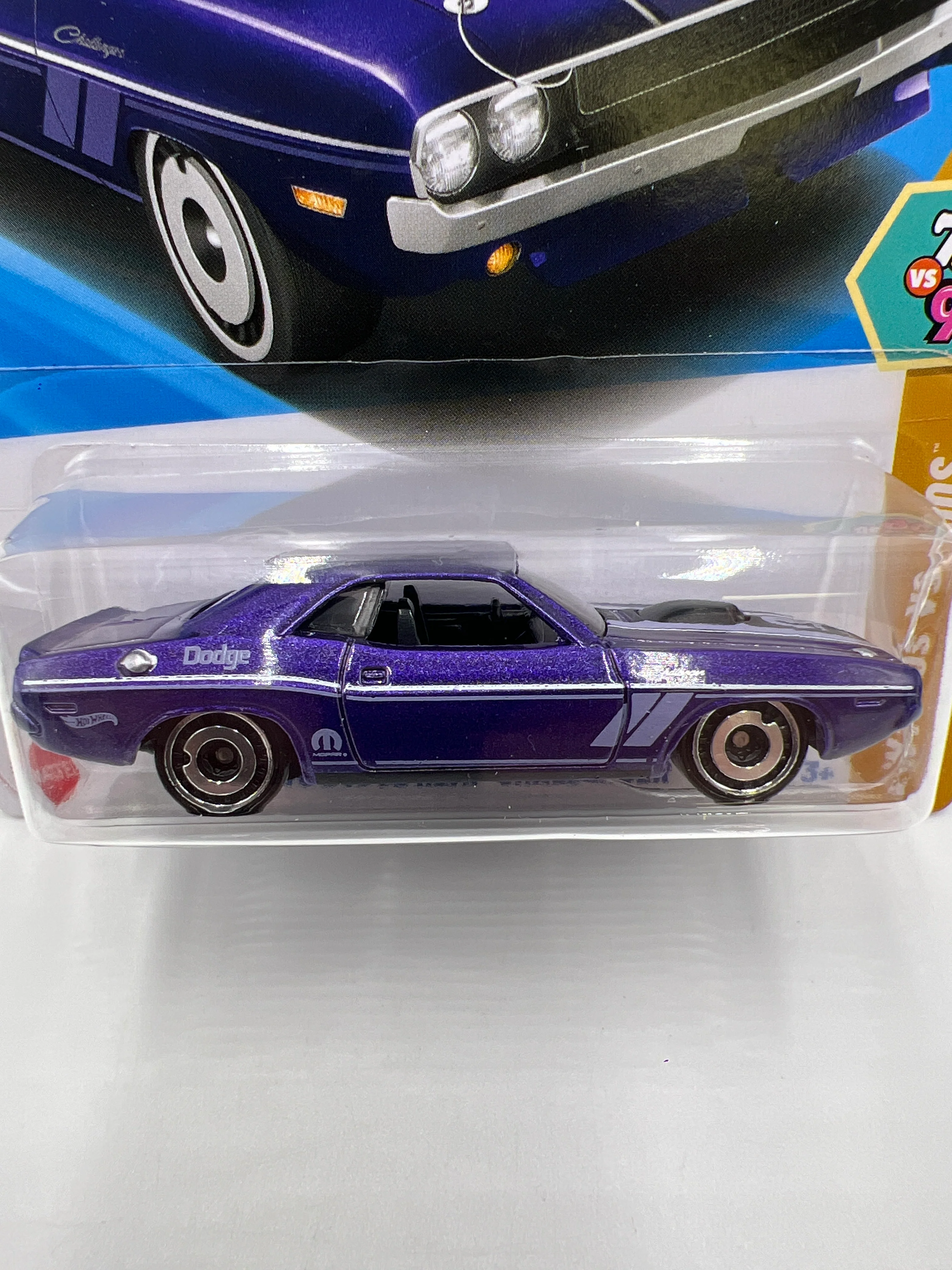 2025 Hot Wheels H Case 70s Vs. 90s #164 70 Dodge Hemi Challenger Purple - Image 3