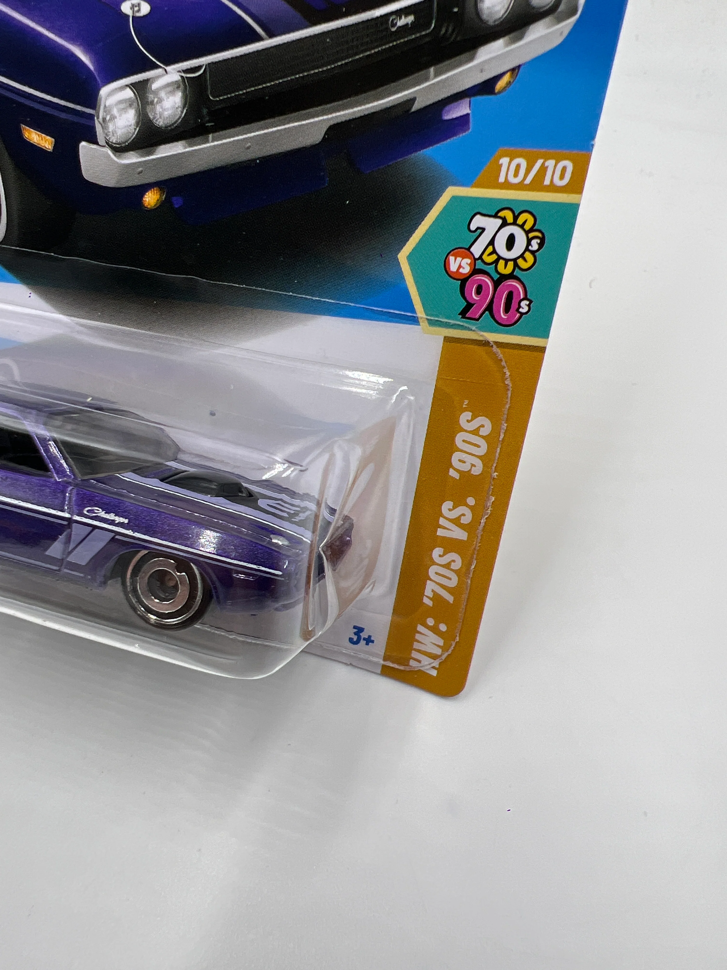 2025 Hot Wheels H Case 70s Vs. 90s #164 70 Dodge Hemi Challenger Purple - Image 4