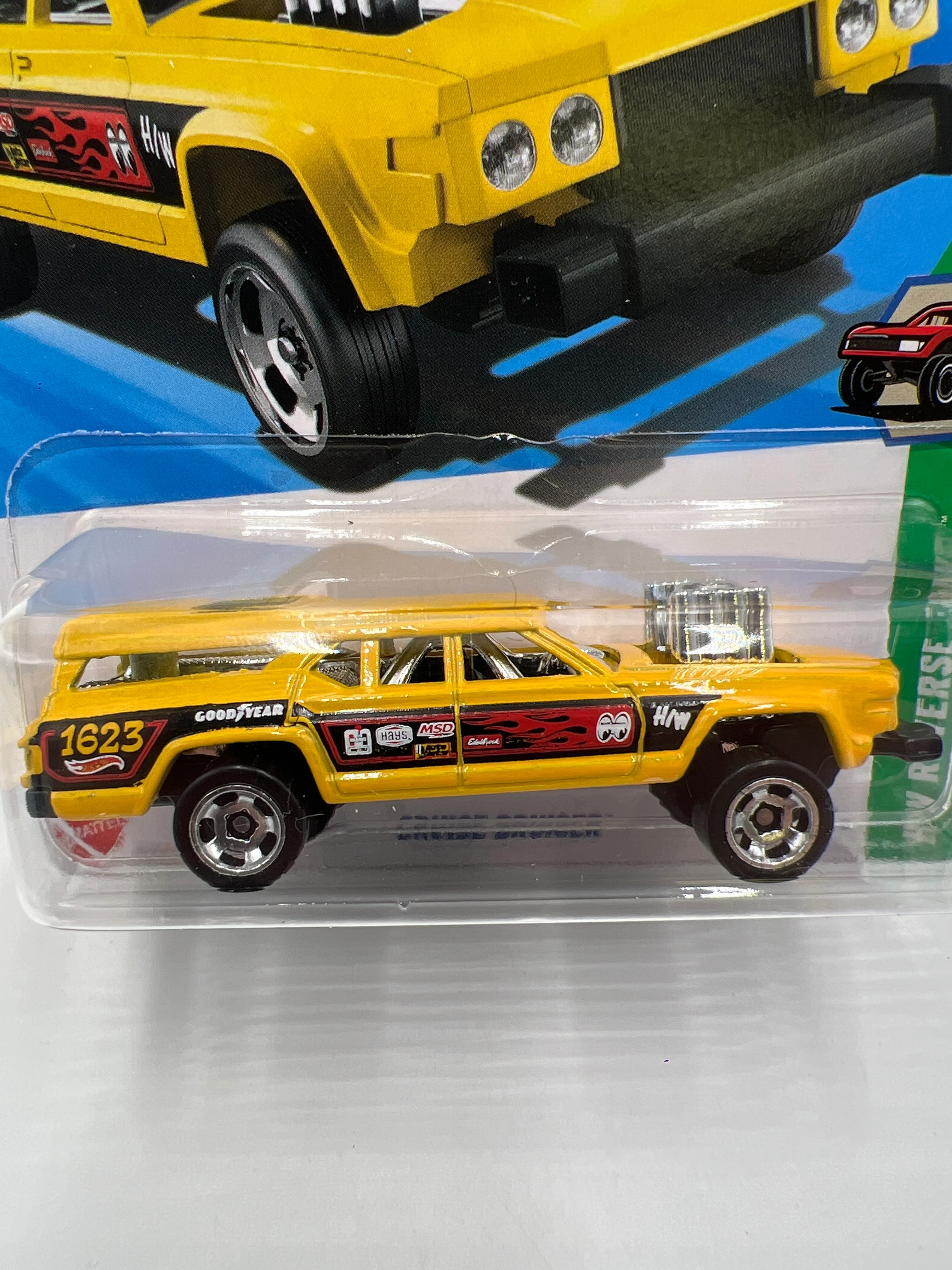 2025 Hot Wheels J Case Reverse Rake #91 Cruise Bruiser Yellow 64C - Image 2