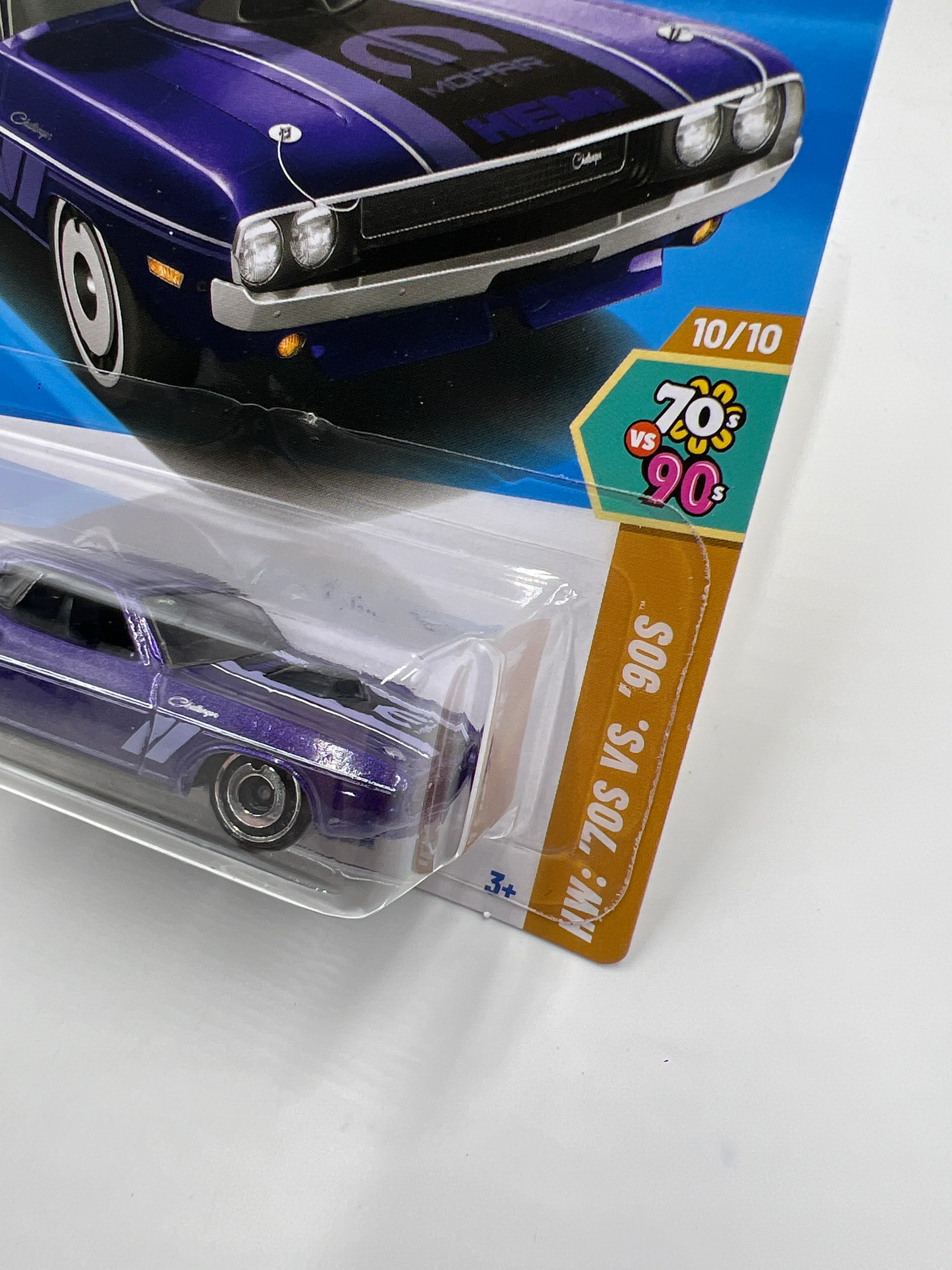2025 Hot Wheels J Case HW 70s Vs 90s #164 70 Dodge Hemi Challenger Purple 44D - Image 4