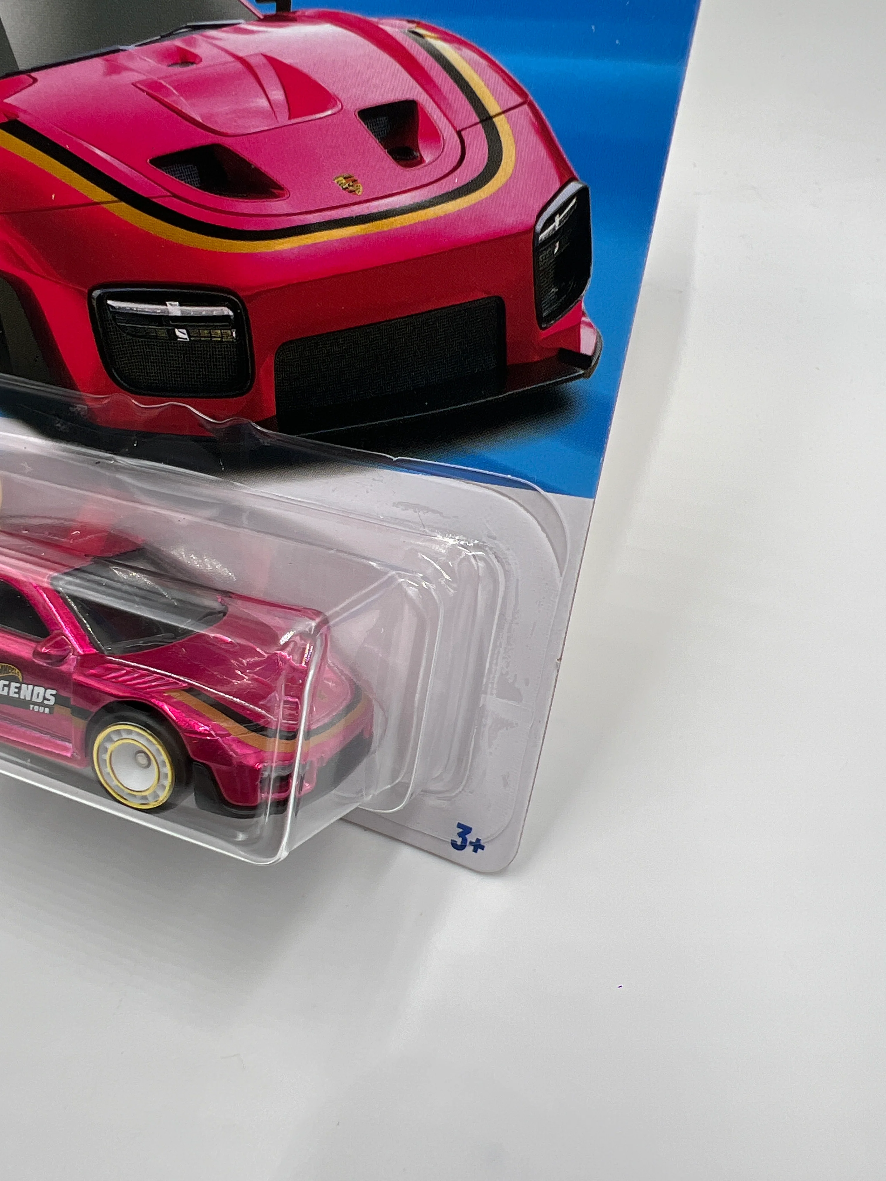 2025 Hot Wheels Legends Tour Porsche 935 Pink W/Protector - Image 3