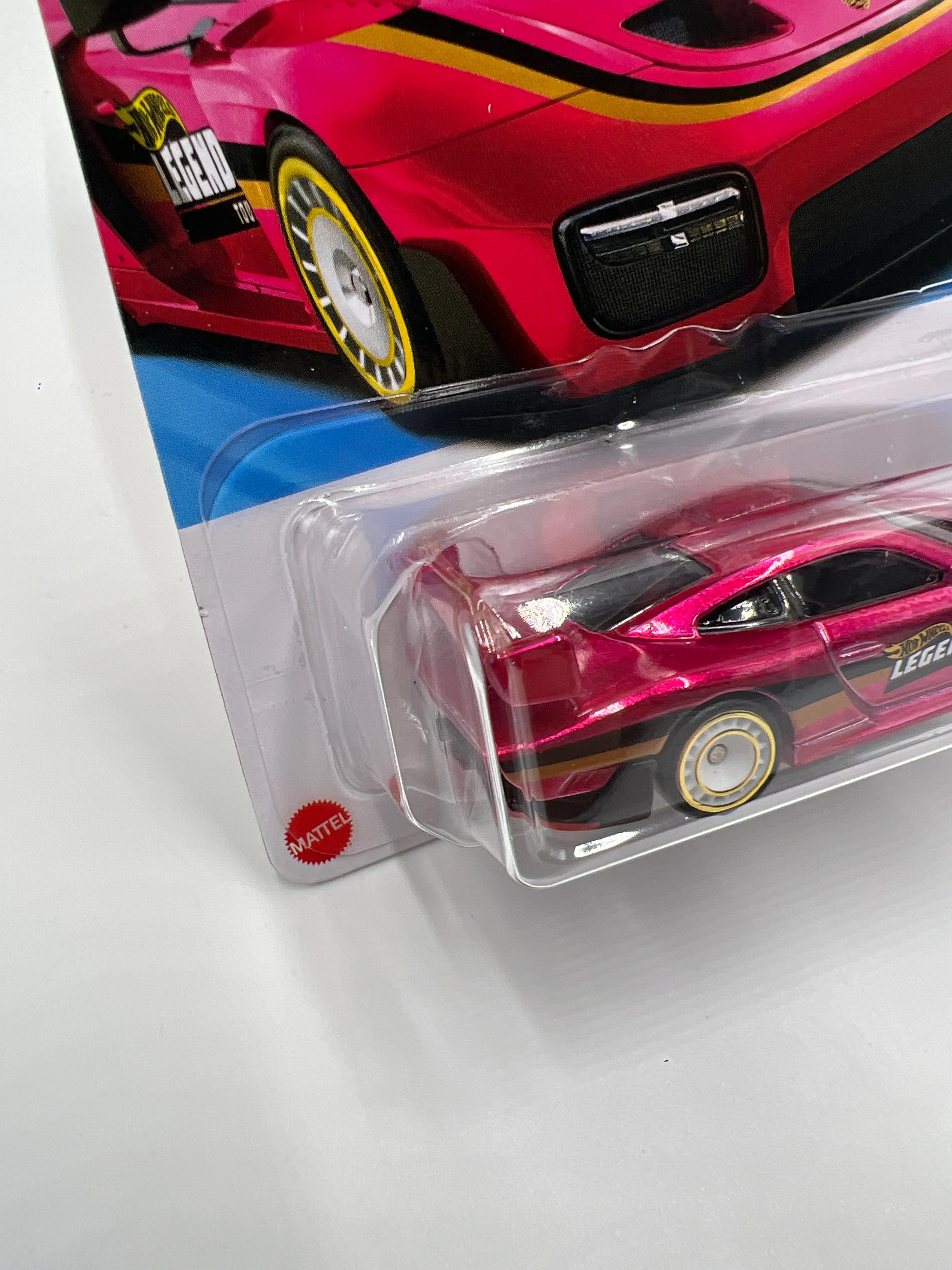 2025 Hot Wheels Legends Tour Porsche 935 Pink W/Protector - Image 4