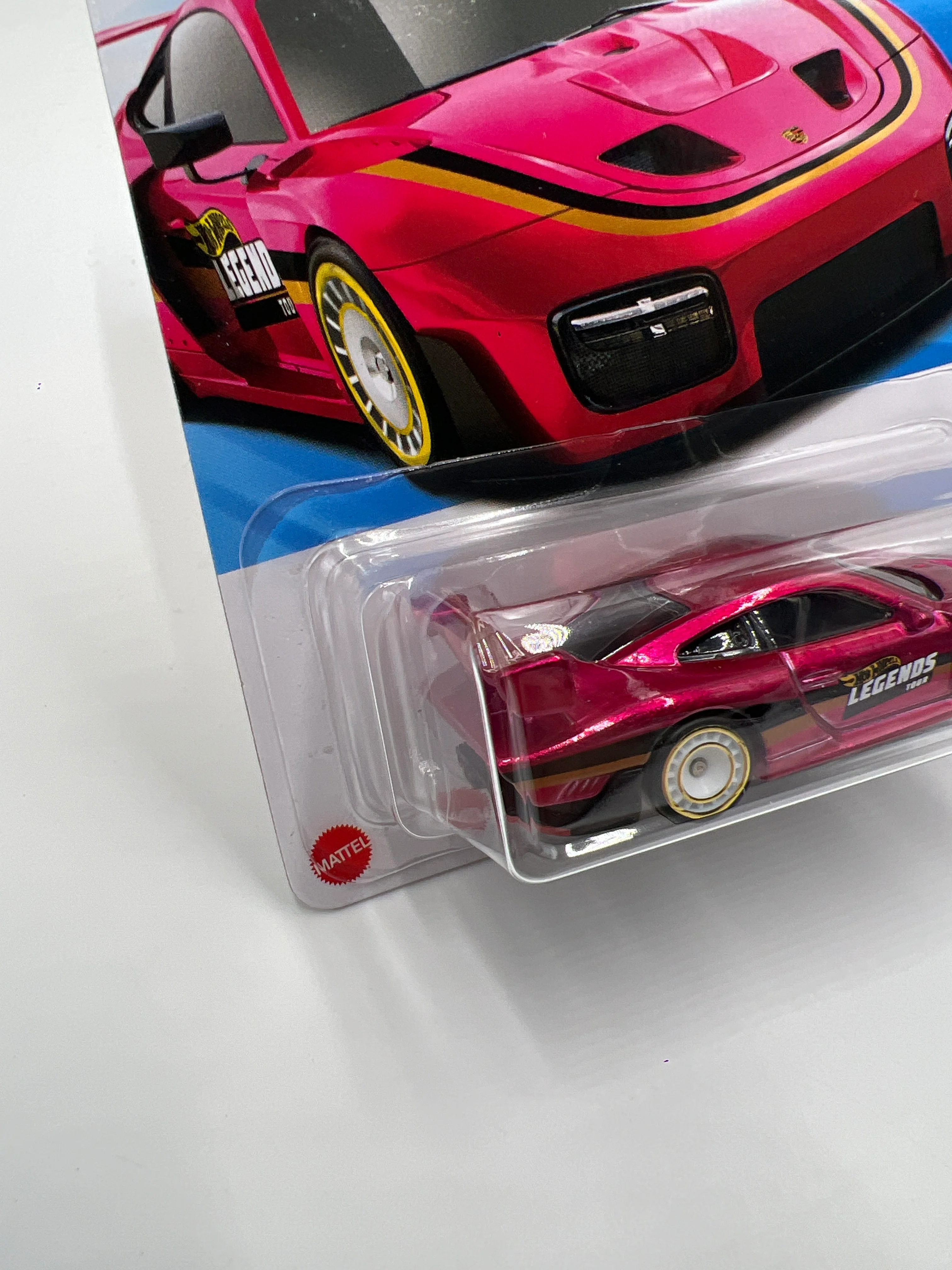 2025 Hot Wheels Legends Tour Porsche 935 Pink W/Protector - Image 4