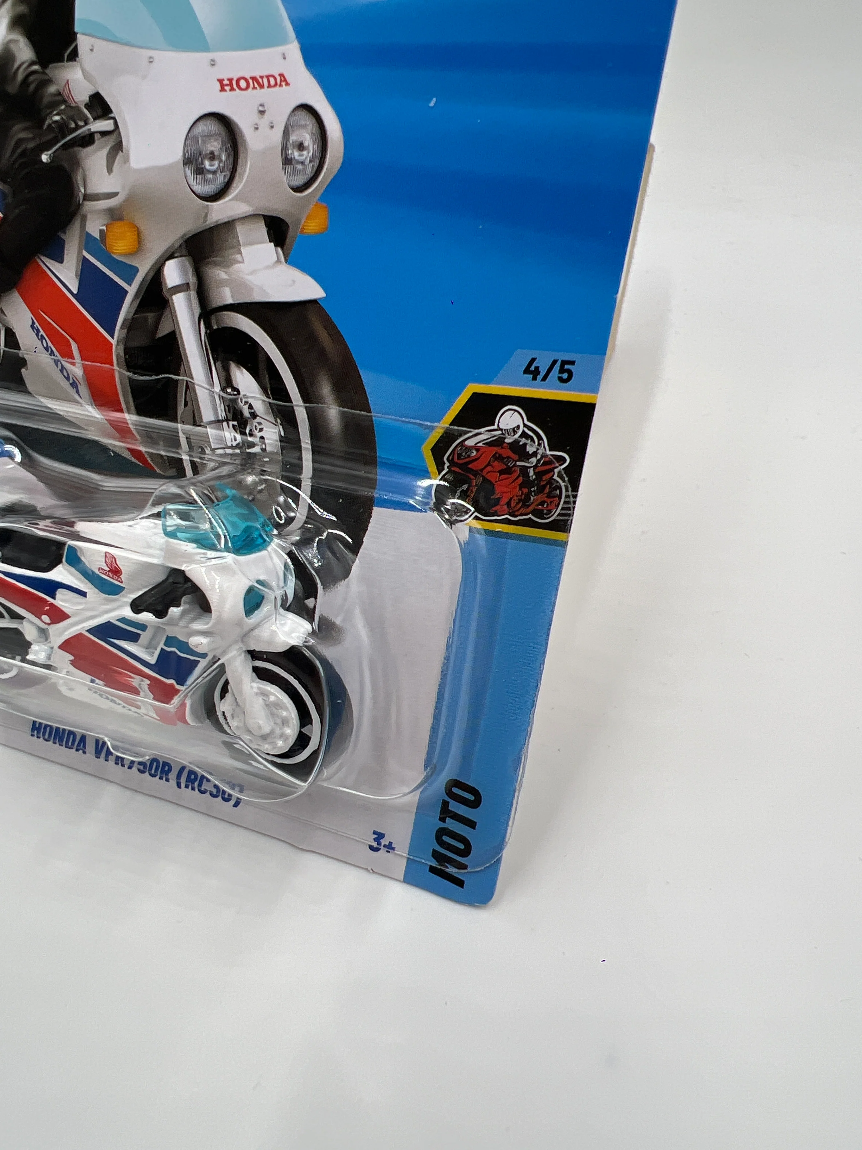 2025 Hot Wheels M Case Moto #224 Honda VFR750R RC30 71i - Image 3