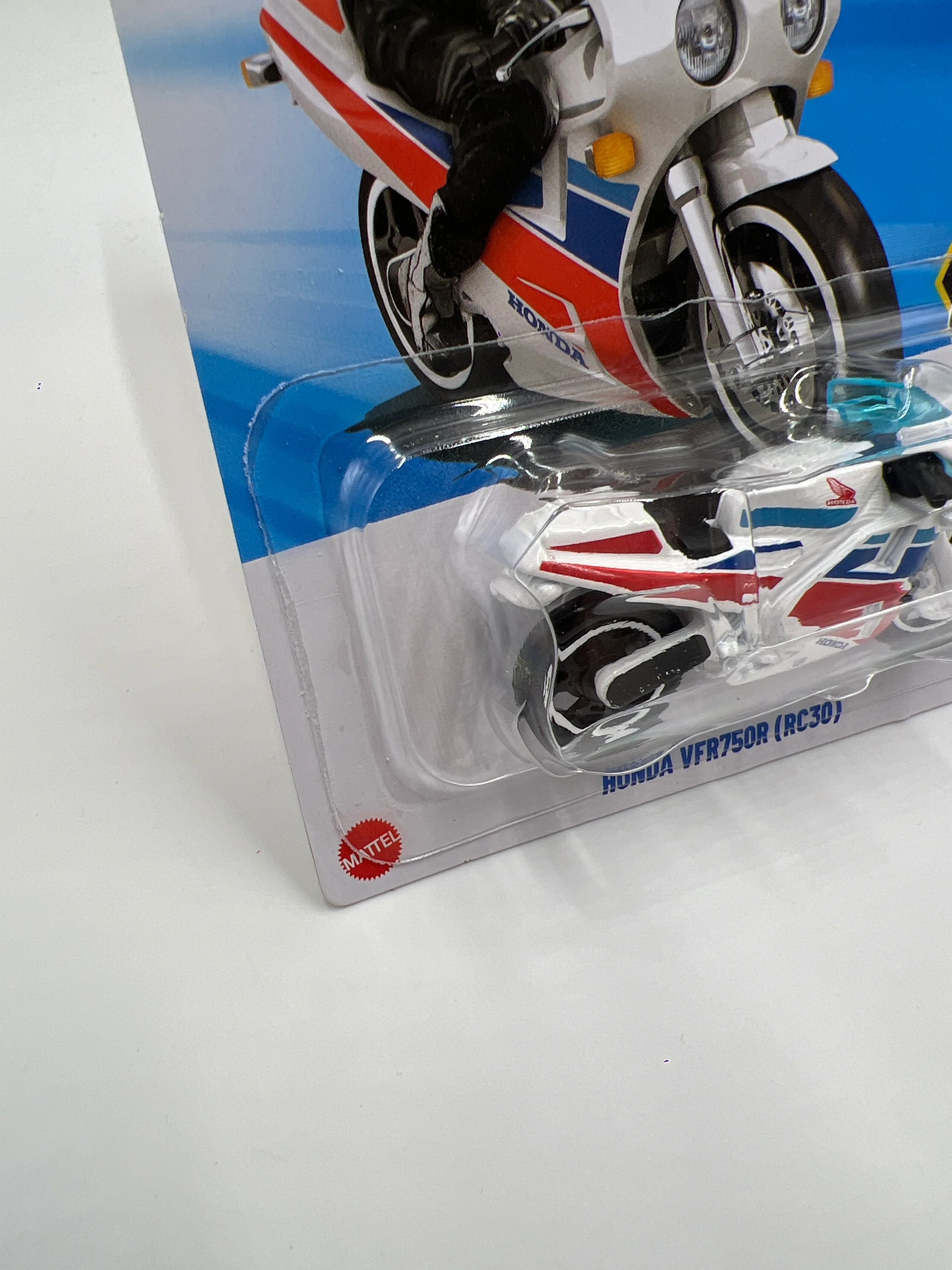 2025 Hot Wheels M Case Moto #224 Honda VFR750R RC30 71i - Image 4