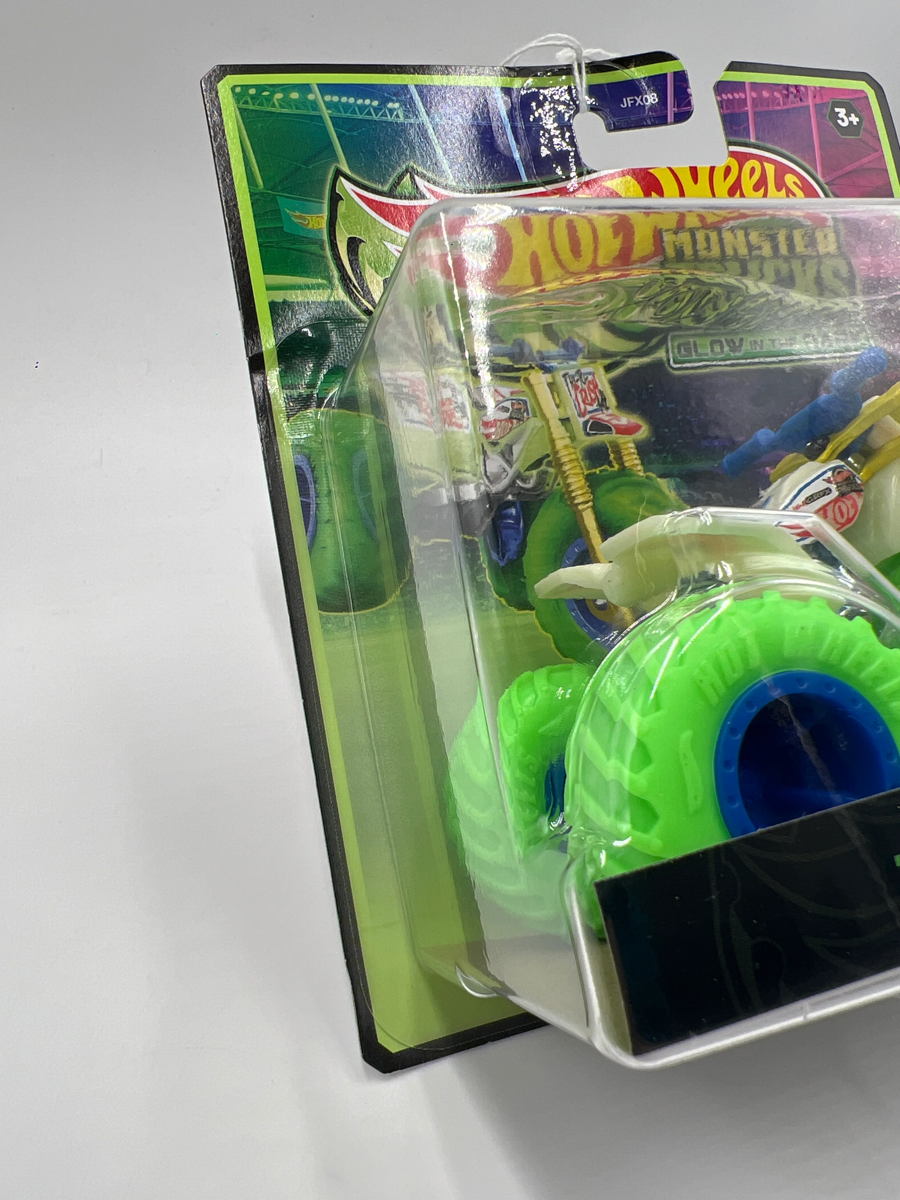 Hot Wheels Monster Trucks Glow In The Dark Tri-To-Crush-Me 130B - Image 5