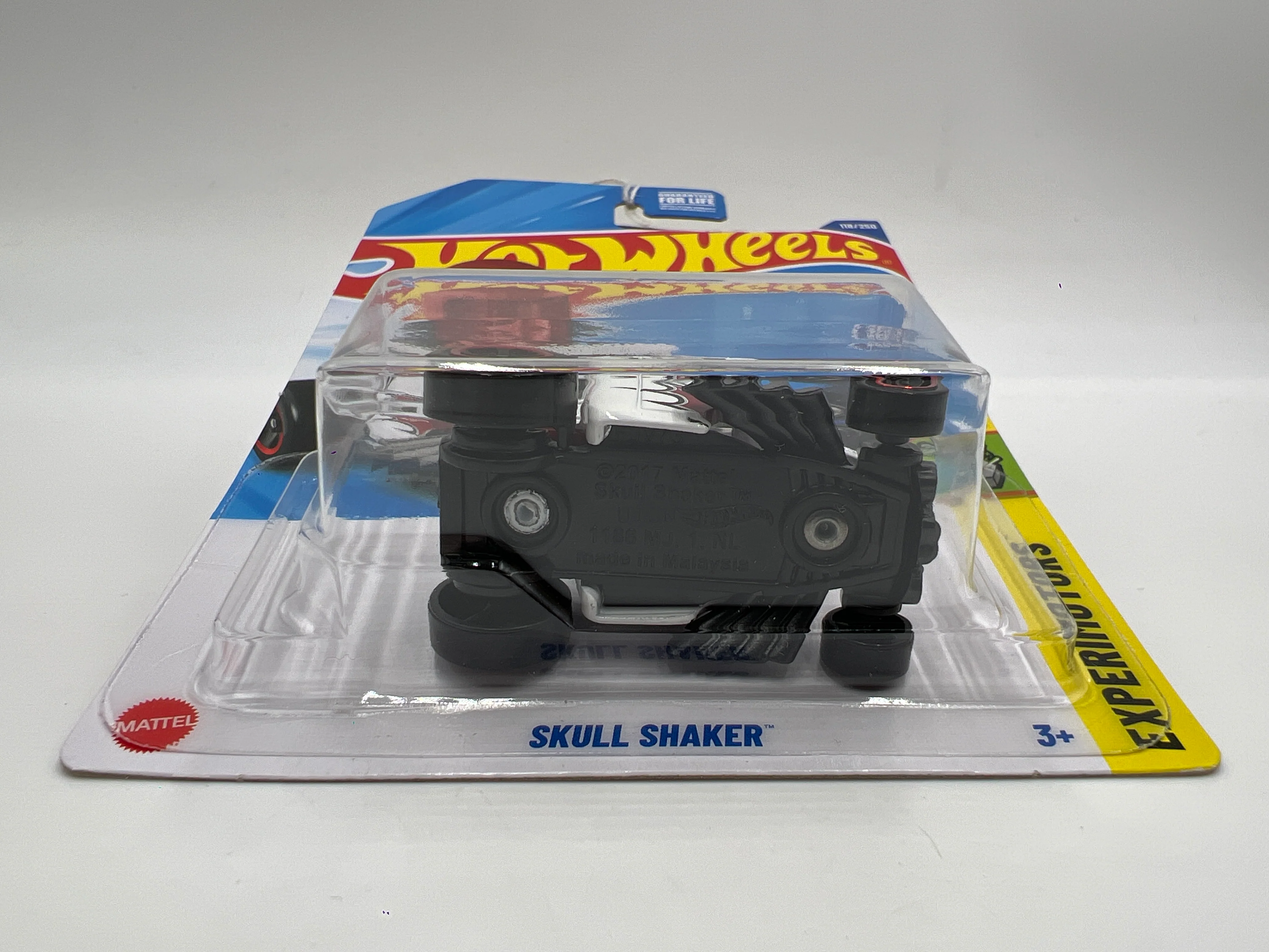 2025 Hot Wheels N Case Experimotors #118 Skull Shaker White - Image 5