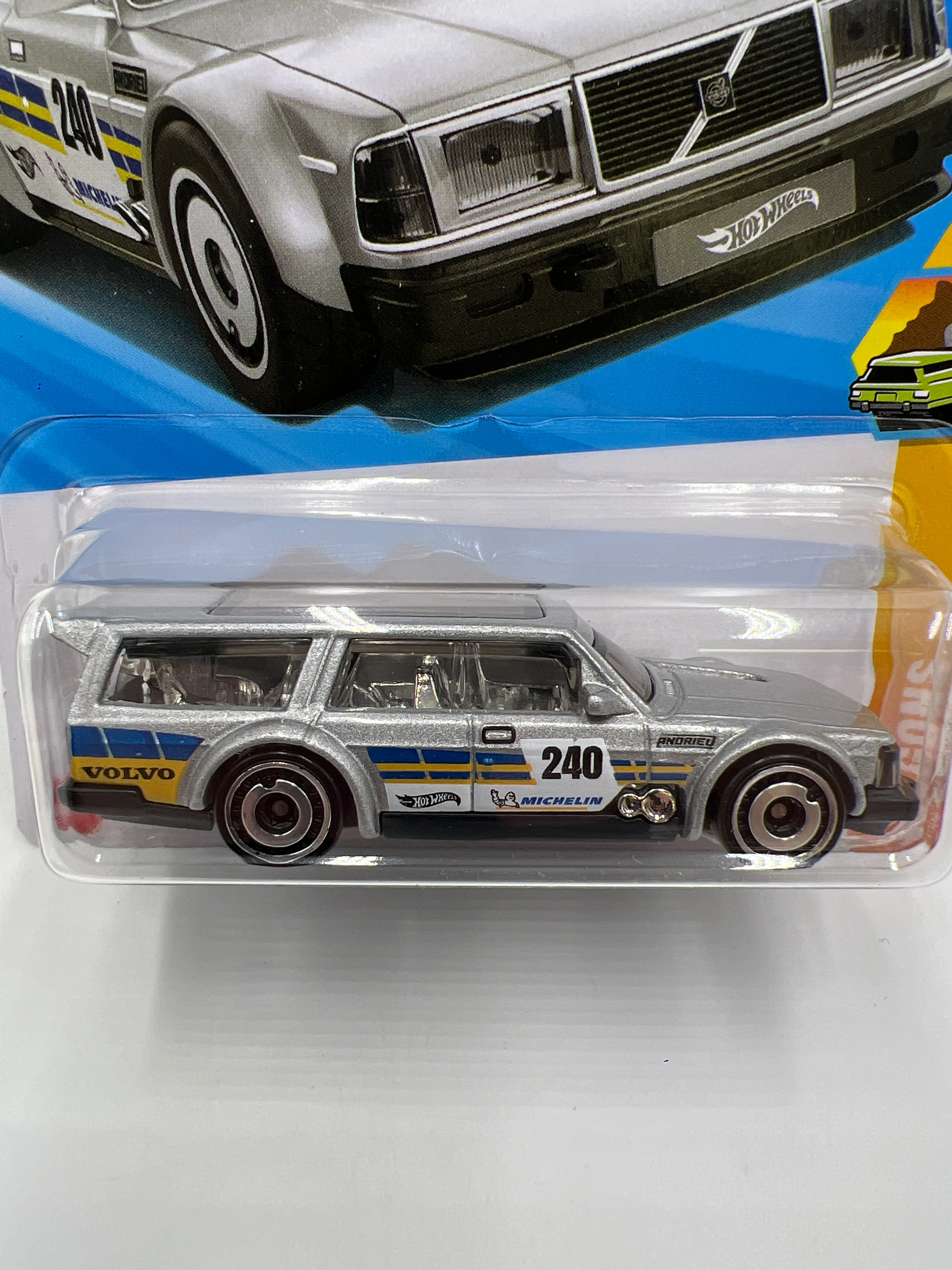 2025 Hot Wheels N Case Wagons #227 Volvo 240 Drift Wagon Silver 93D - Image 2