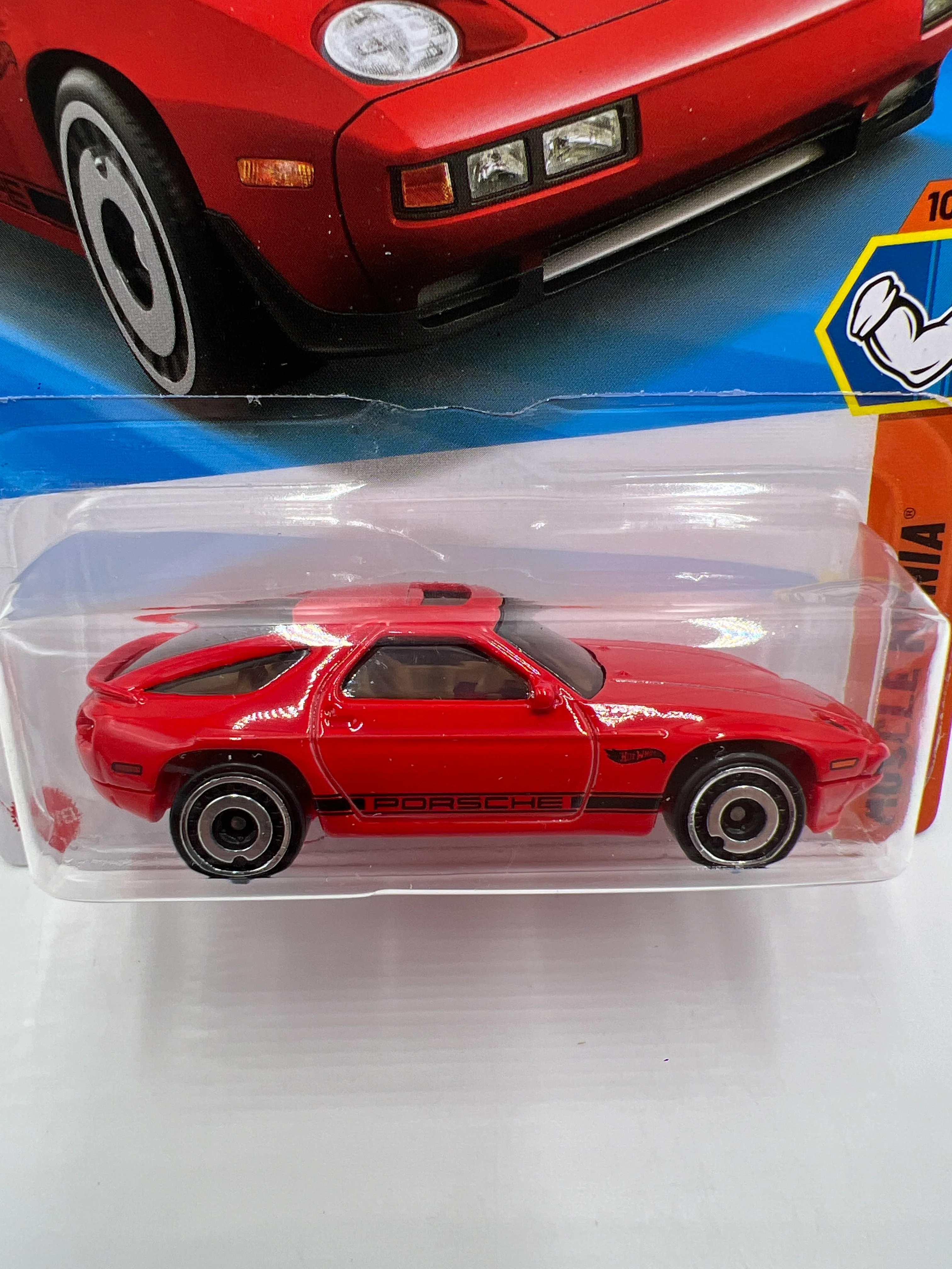 2025 Hot Wheels P Case Muscle Mania #250 1983 Porsche 928S Red 98C - Image 2