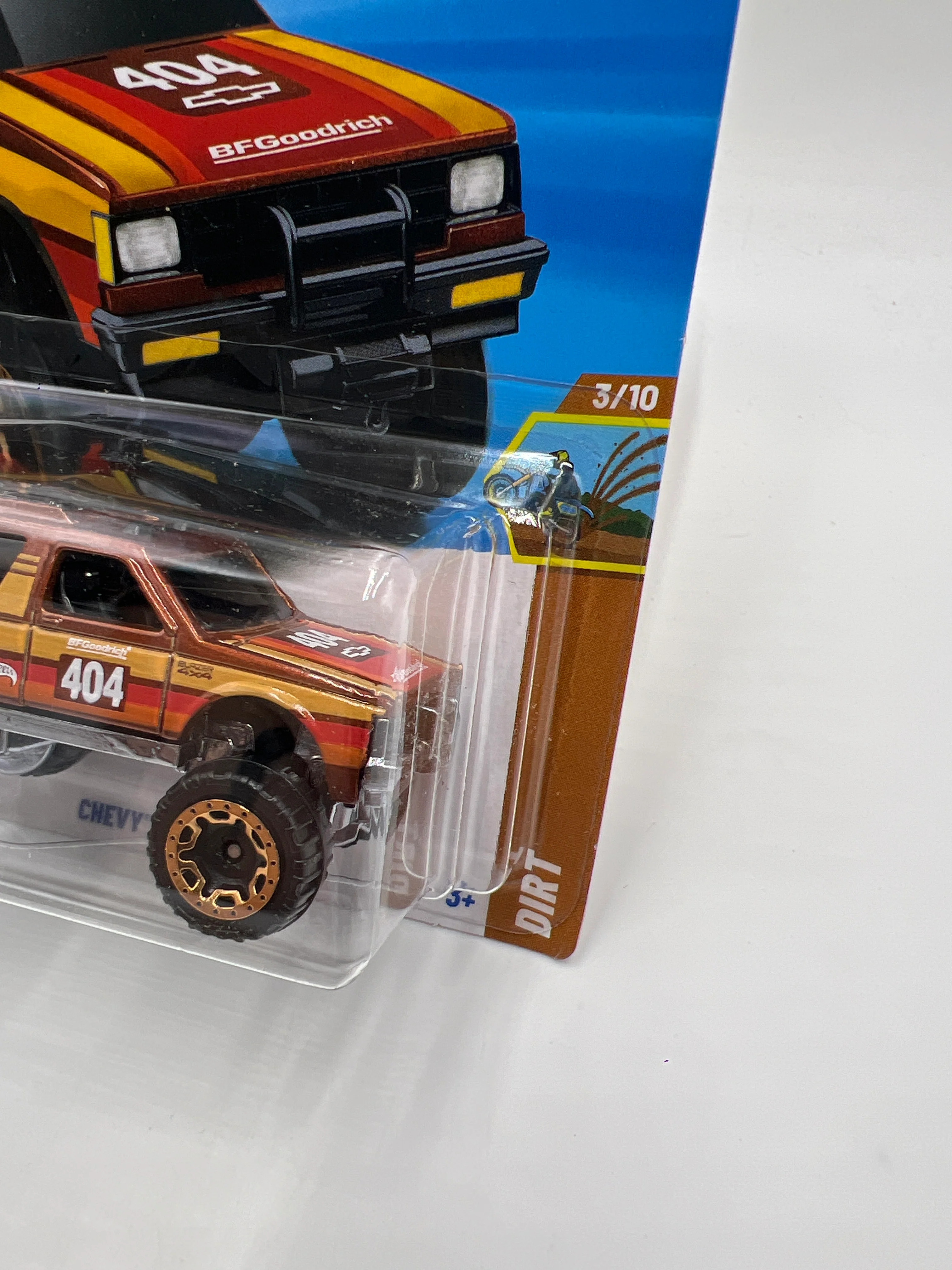 2025 Hot Wheels P Case Dirt #81 Chevy Blazer 4x4 Brown 15F - Image 3