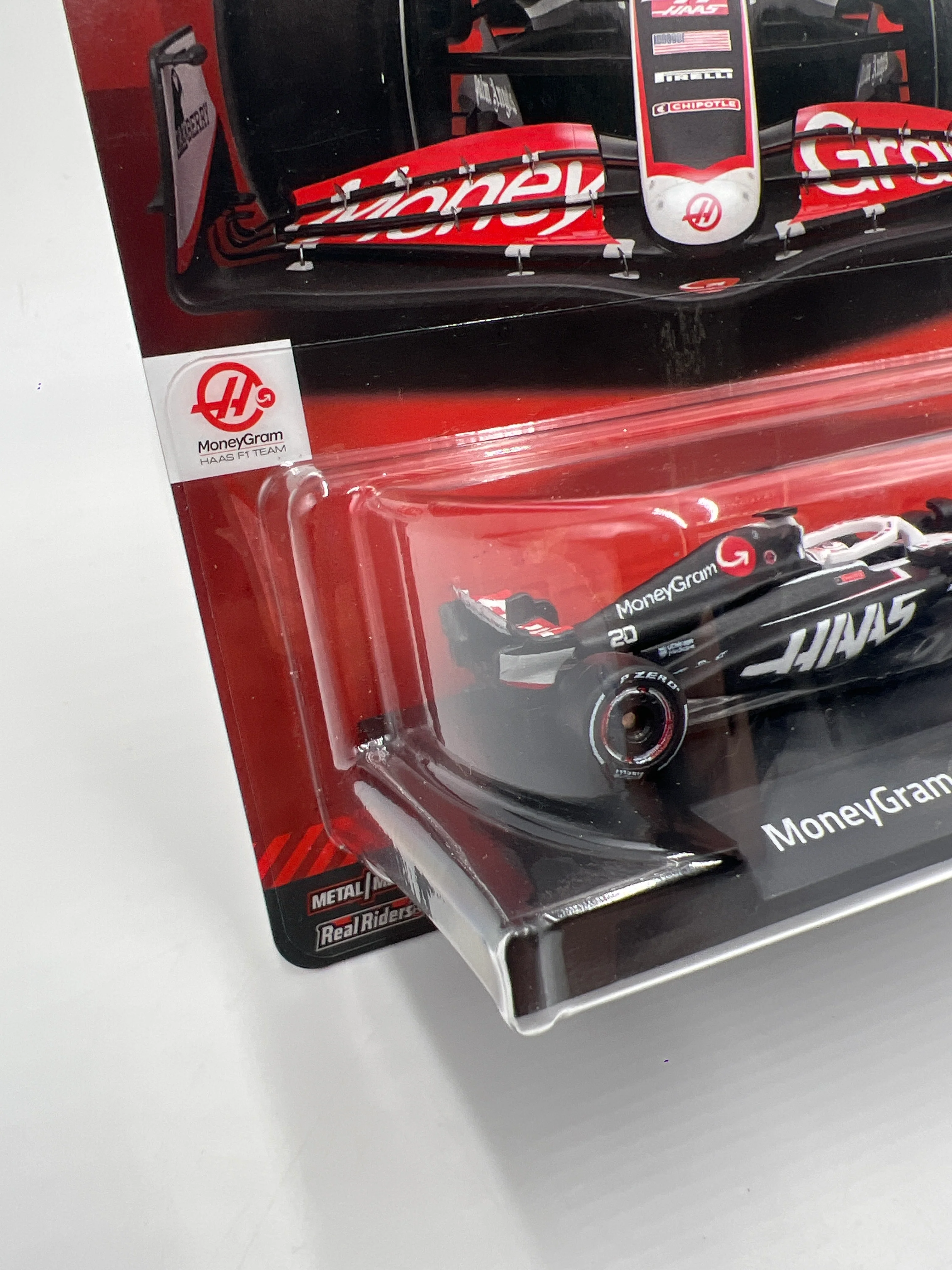 2025 Hot Wheels Premium Formula 1 2024 MoneyGram Haas F1 Team VF-24 #20 244E - Image 4