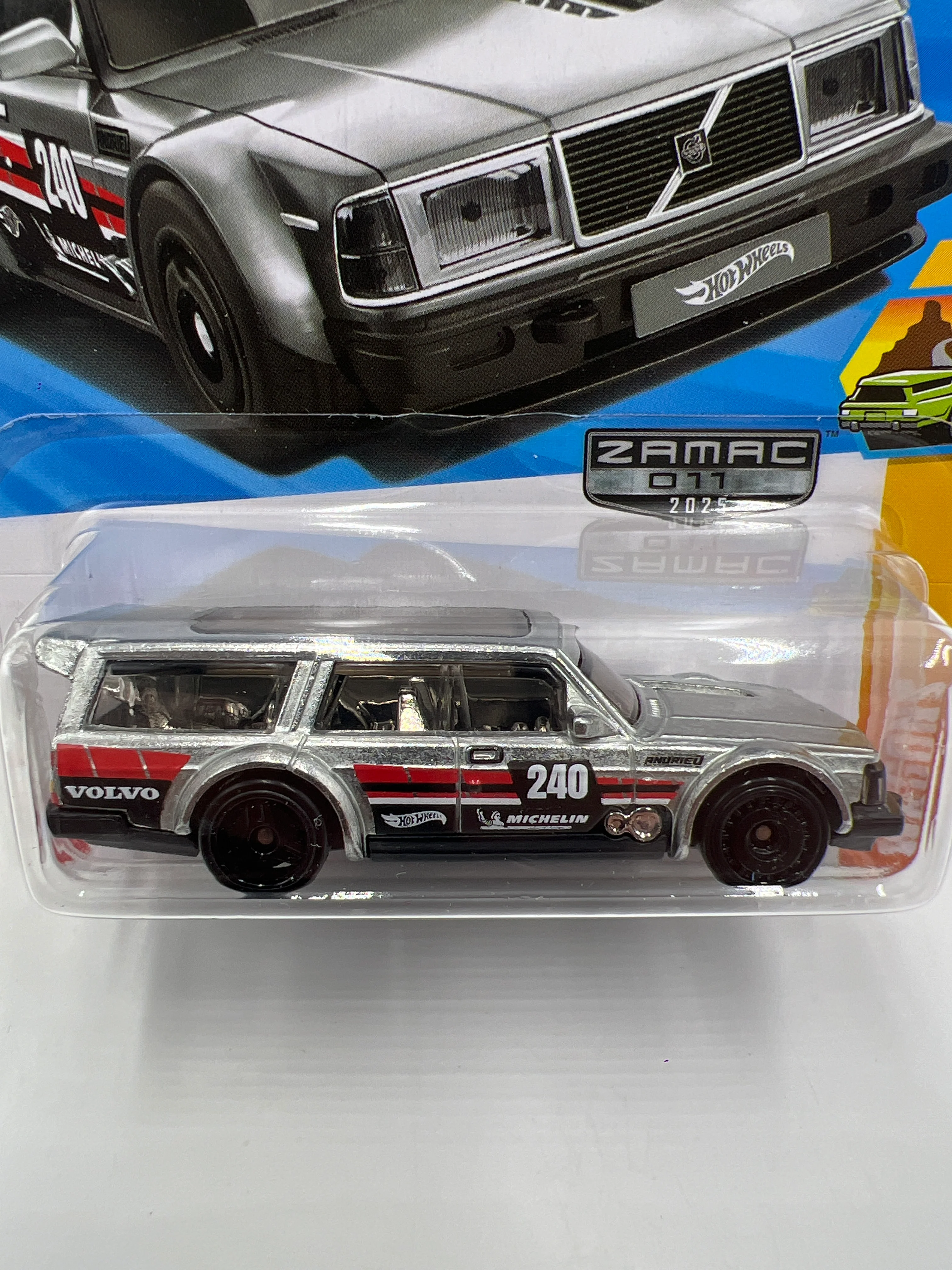 2025 Hot Wheels Q Case Wagons Zamac 11 #227 Volvo 240 Drift Wagon 147C - Image 2