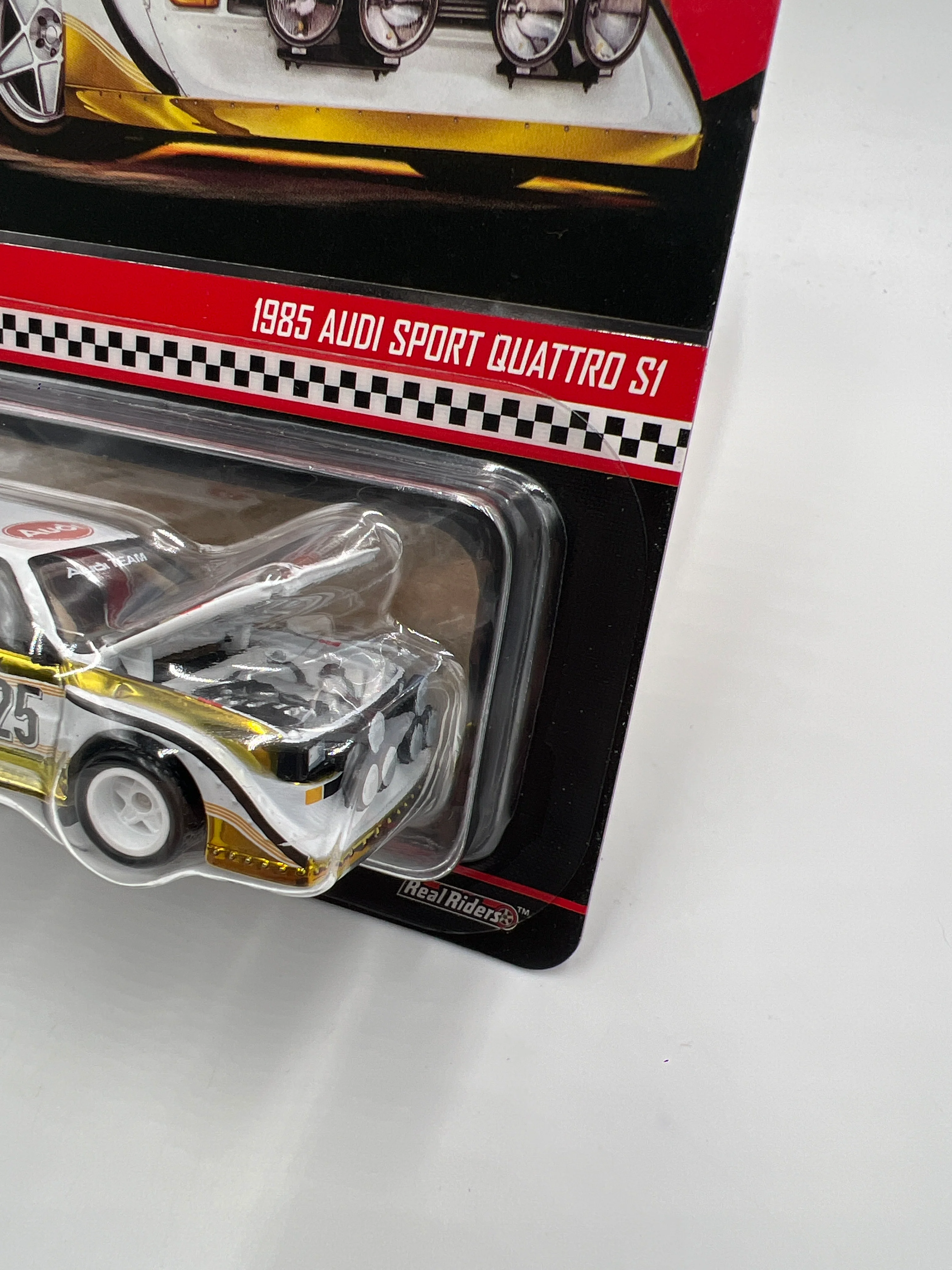 2025 Hot Wheels RLC 1985 Audi Sport Quattro S1 White/Gold W/Protector - Image 3