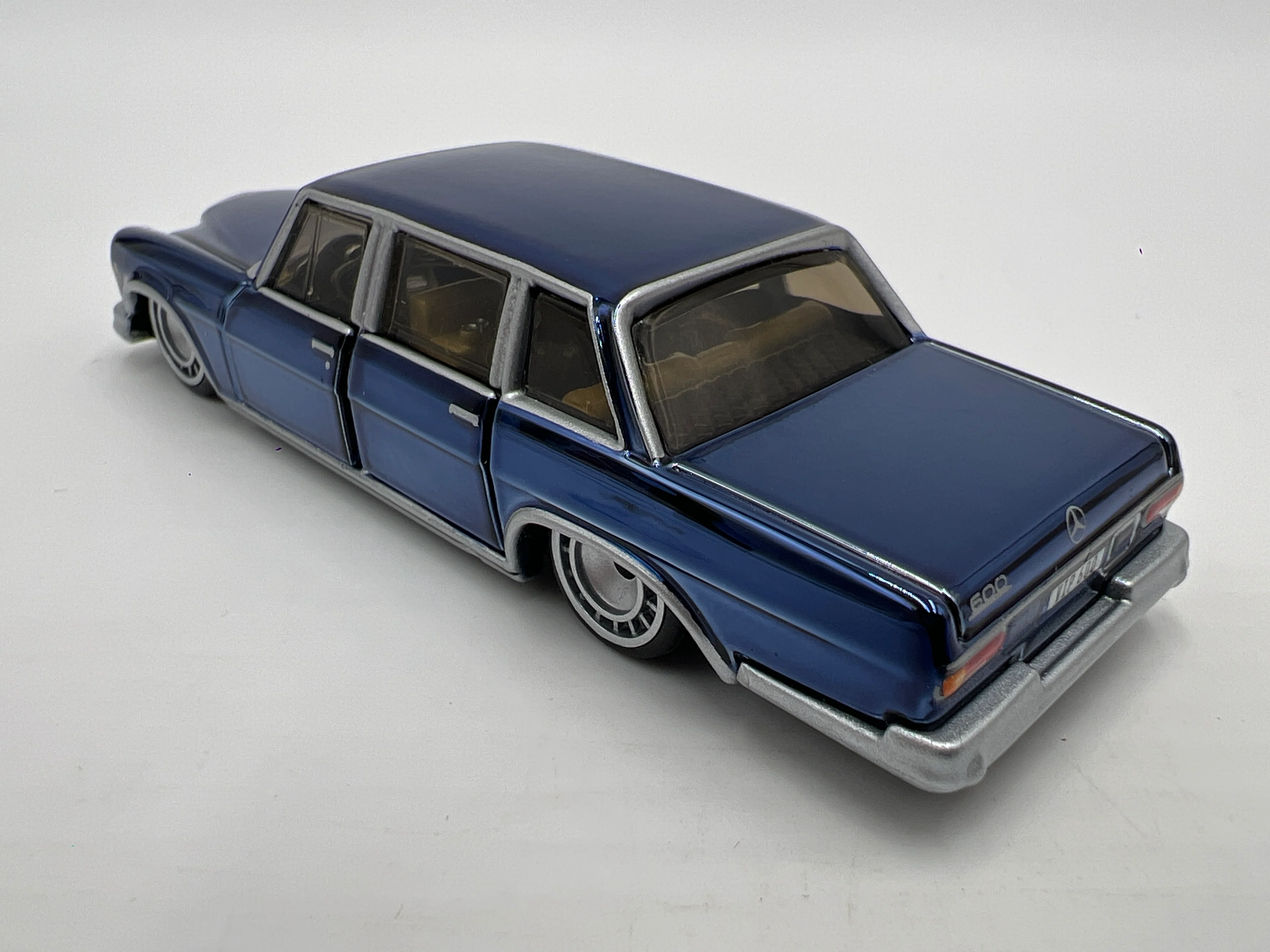 2025 Hot Wheels RLC Mercedes-Benz 600 Blue - Image 4
