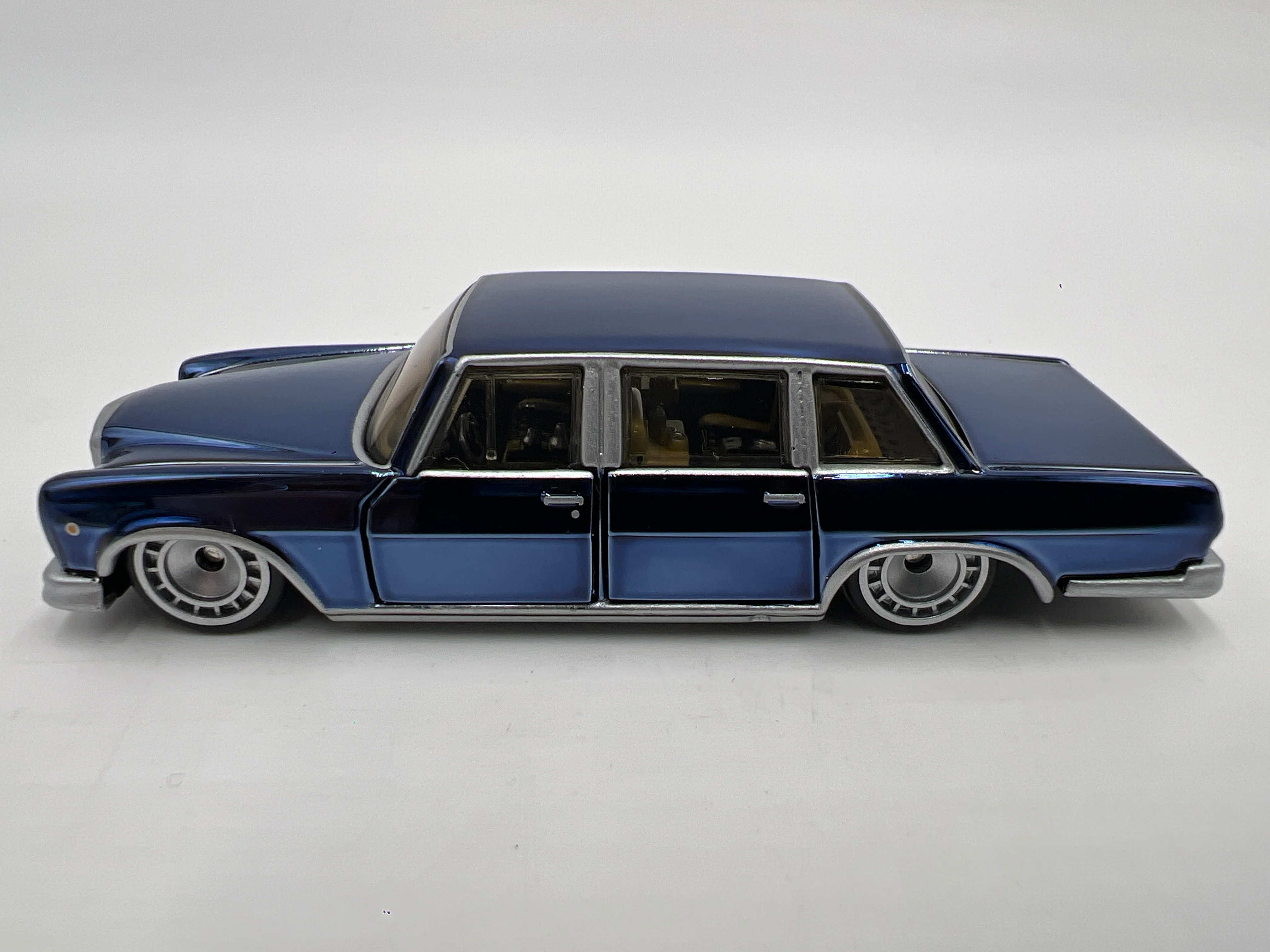 2025 Hot Wheels RLC Mercedes-Benz 600 Blue - Image 7