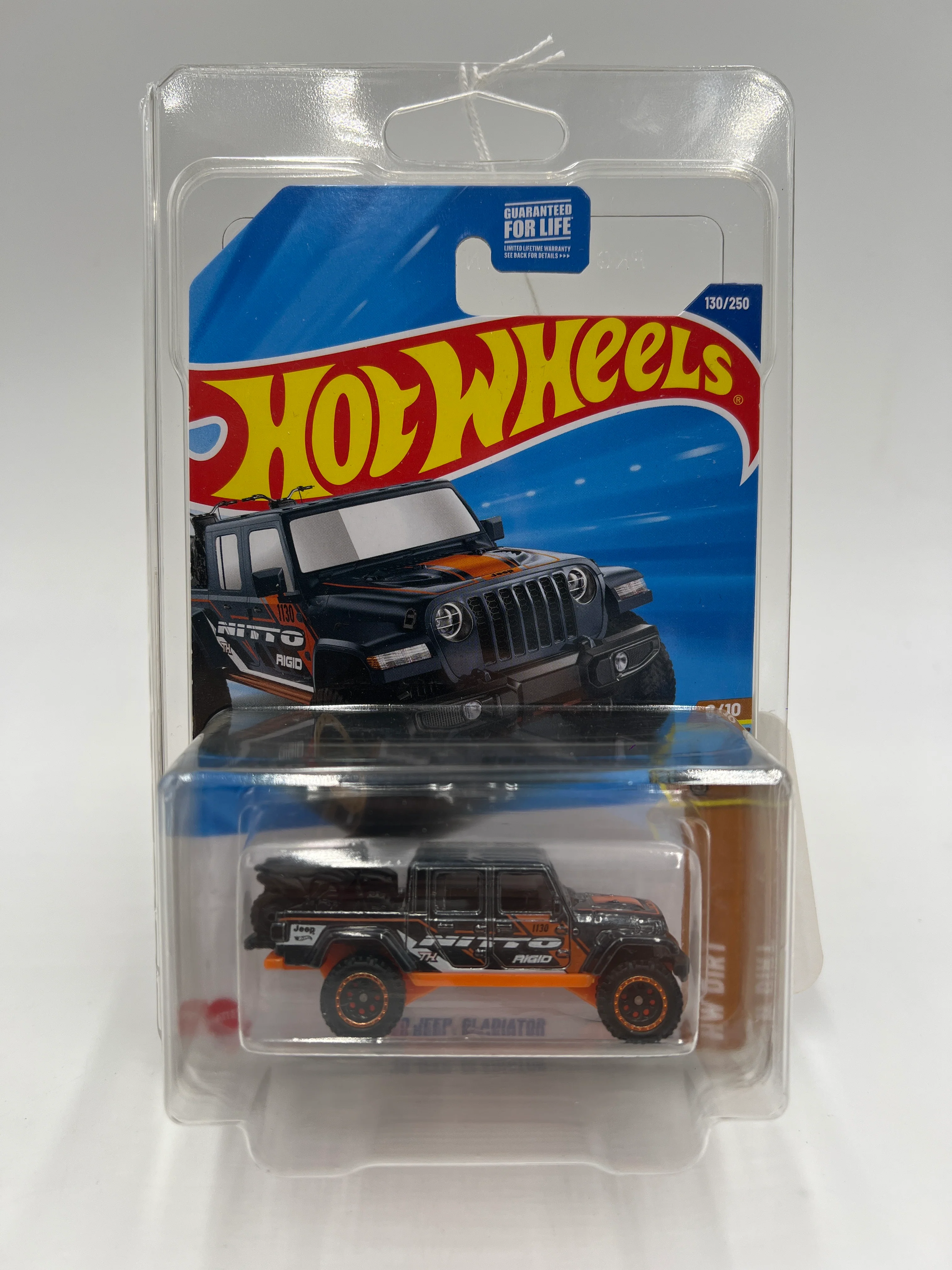 2025 Hot Wheels Super Treasure Hunt #130 20 Jeep Gladiator Nitto W/Protector - Image 7