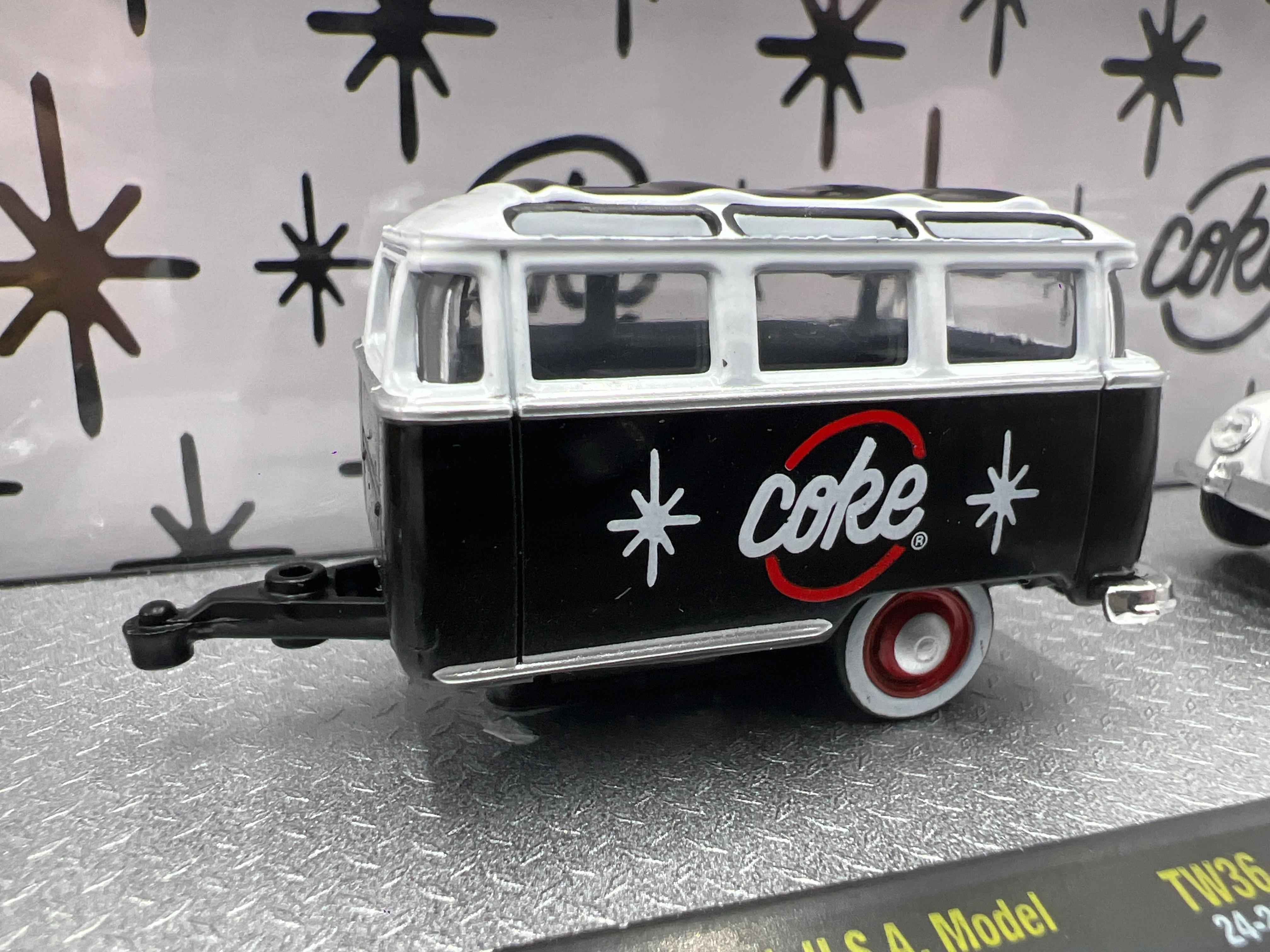 2025 M2 Machines Auto Haulers Coca Cola 1960 VW Double Cab Truck & 1953 VW Beetle Deluxe U.S.A. Model TW36 - Image 4