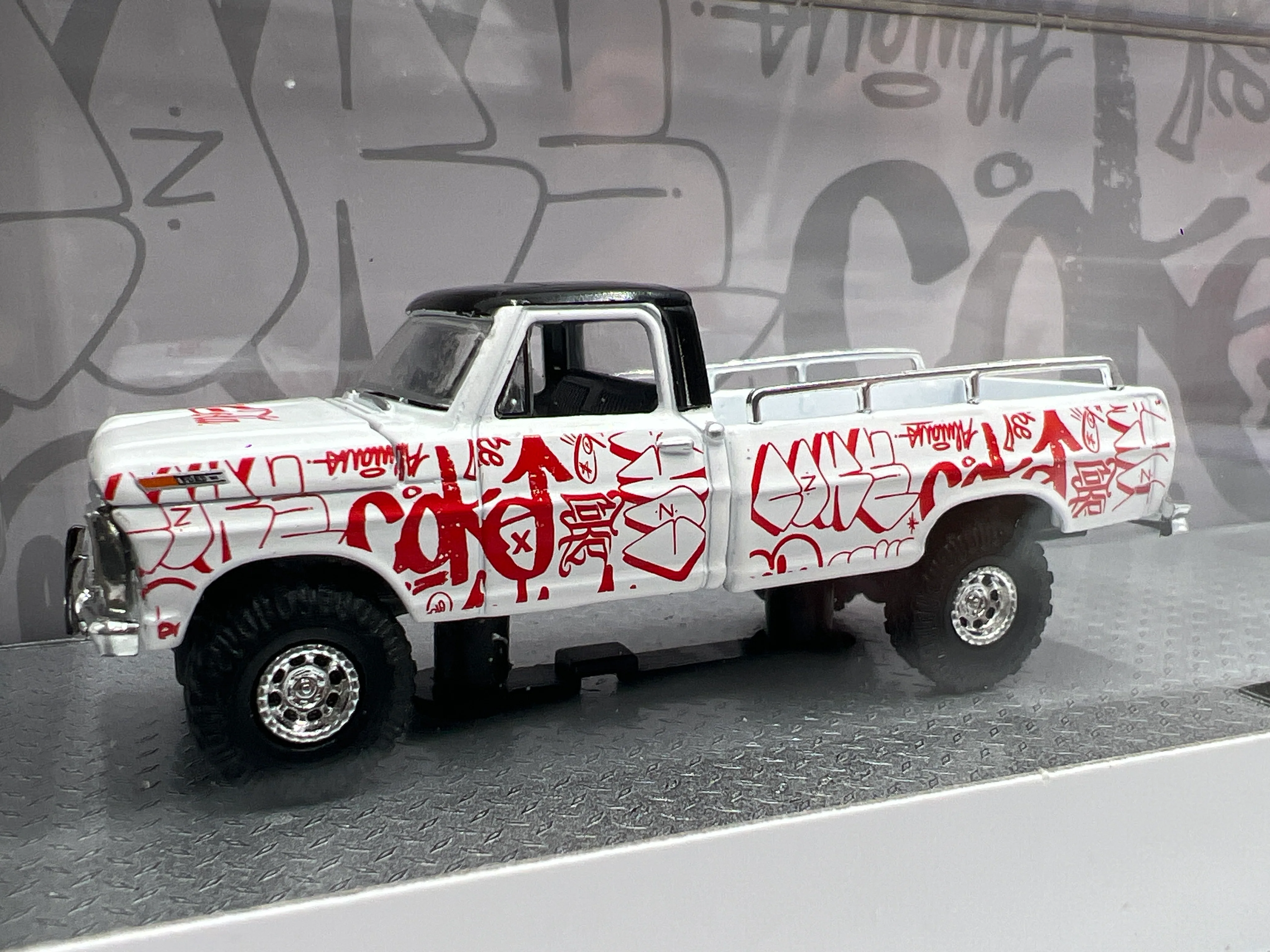 2025 M2 Machines Auto Haulers Coca Cola 1969 Ford F-100 Ranger 4x4 & 1990 Ford Mustang GT TW39 - Image 2