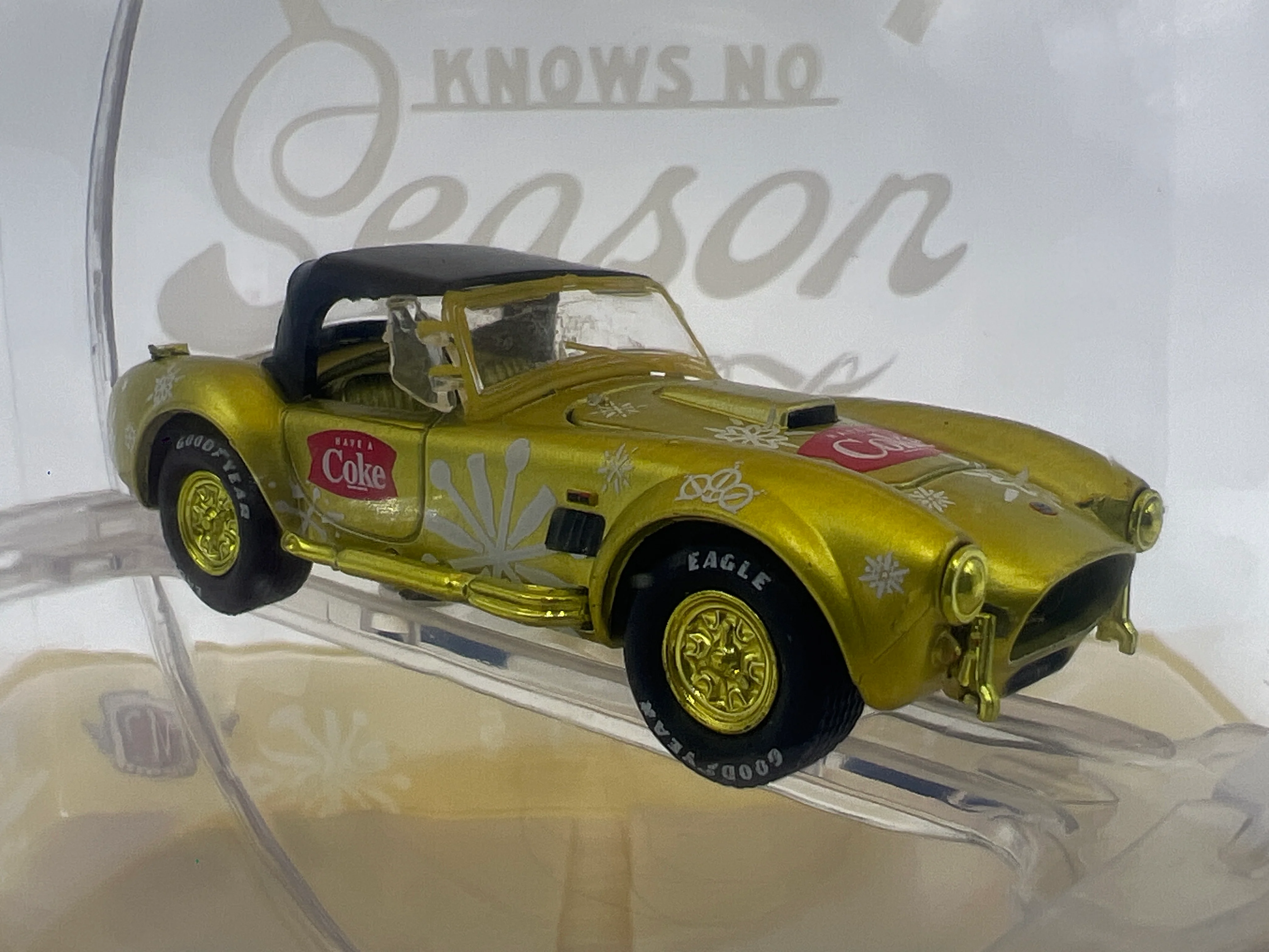 2025 M2 Machines CHASE Coca Cola Holiday Christmas Ornaments 1965 Ford Shelby 427 Cobra Gold - Image 2