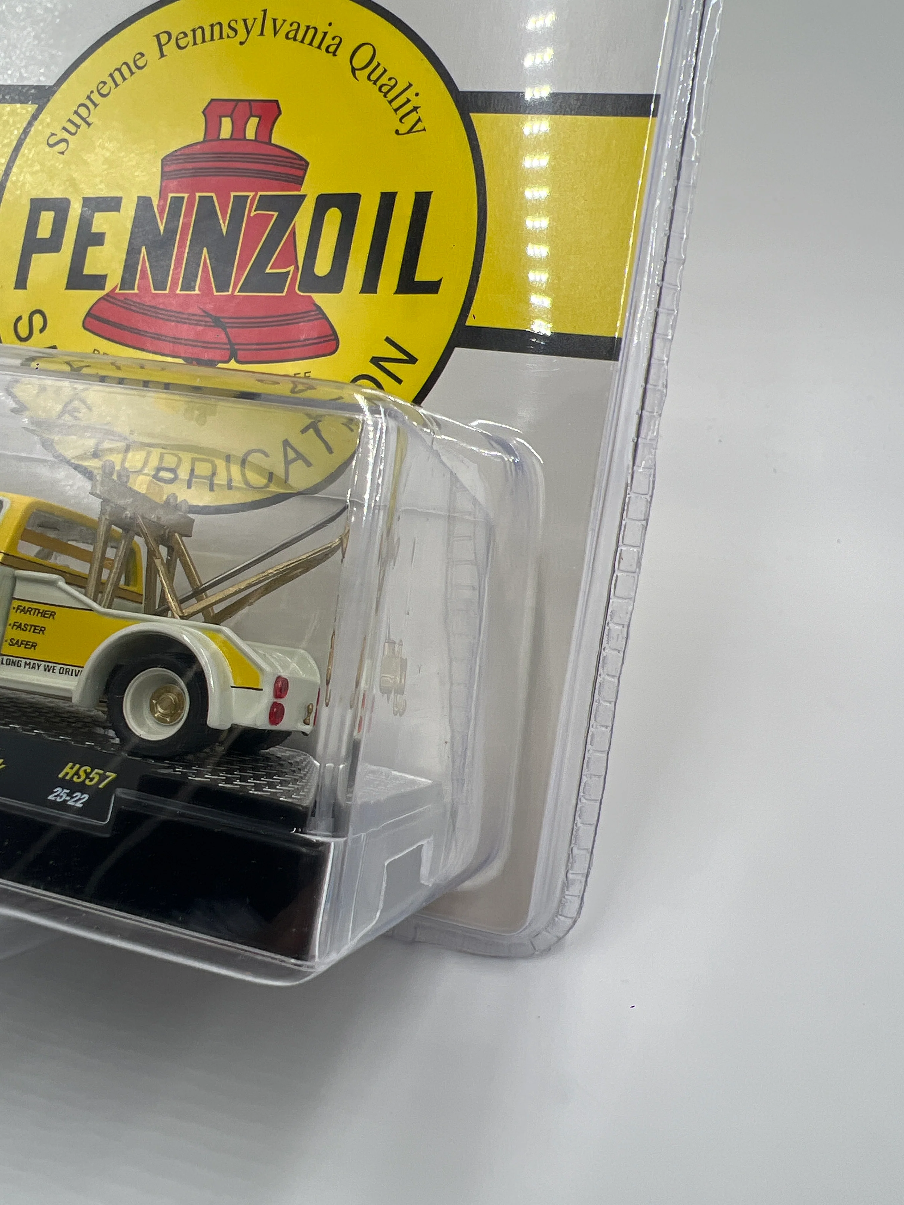 2025 M2 Machines Hobby Exclusive CHASE Pennzoil 1975 GMC Sierra Grande 15 Tow Truck HS57 - Image 3