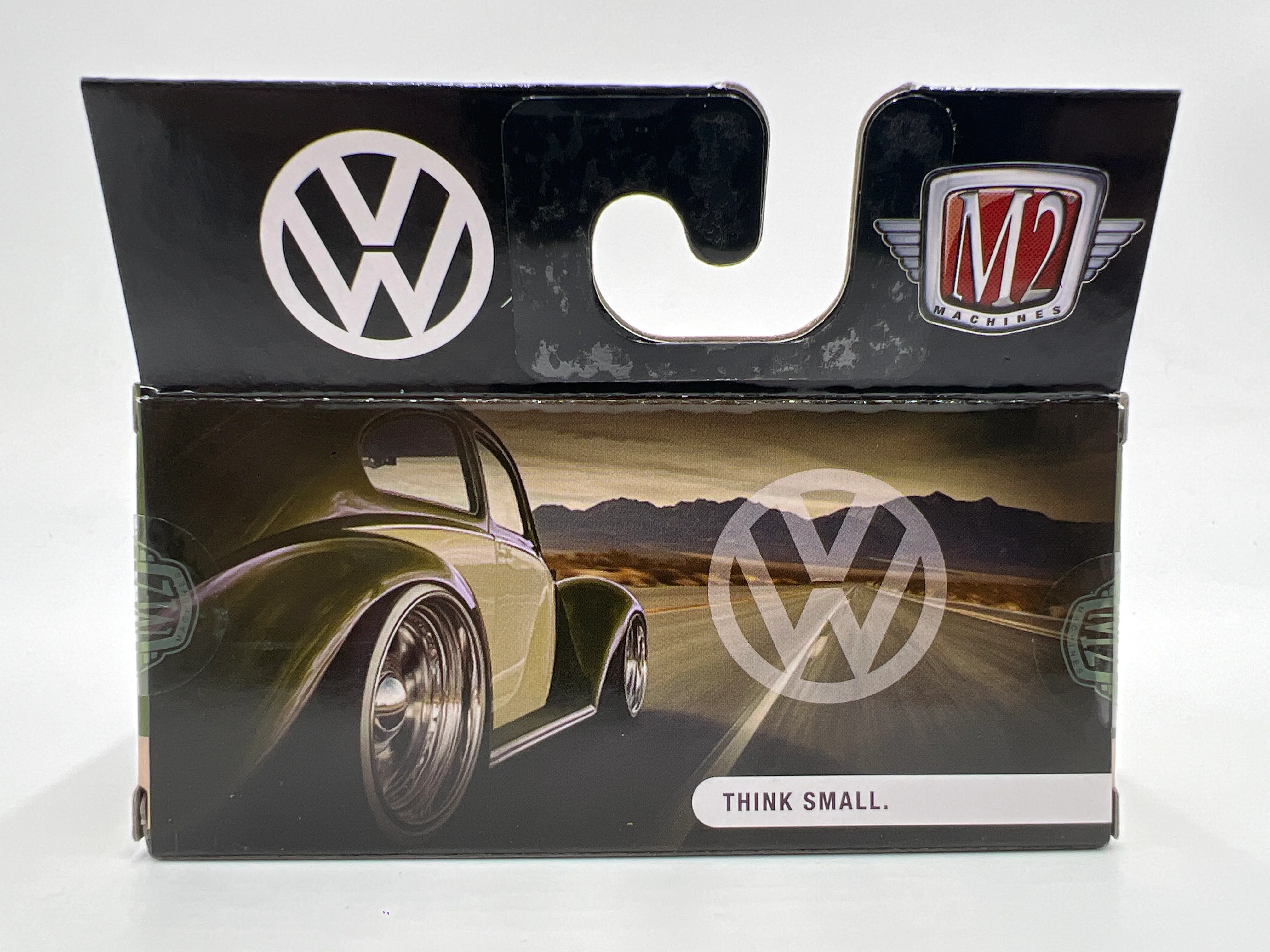 2025 M2 Machines 1953 VW Beetle Deluxe USA Model Green R90 - Image 5