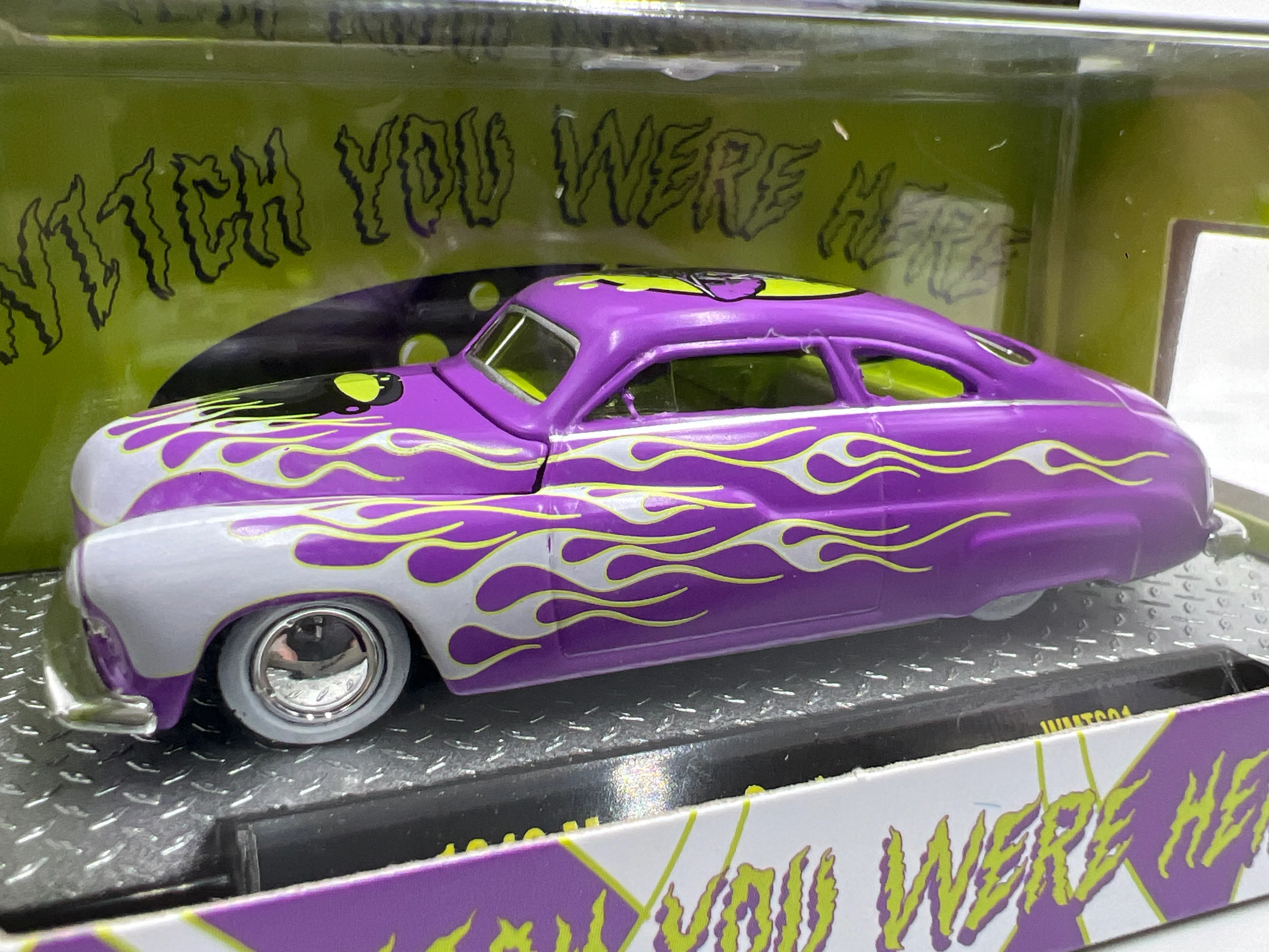 2025 M2 Machines Walmart Exclusive Halloween Witch You Were Here 1949 Mercury Custom Purple WMTS21 - Image 2