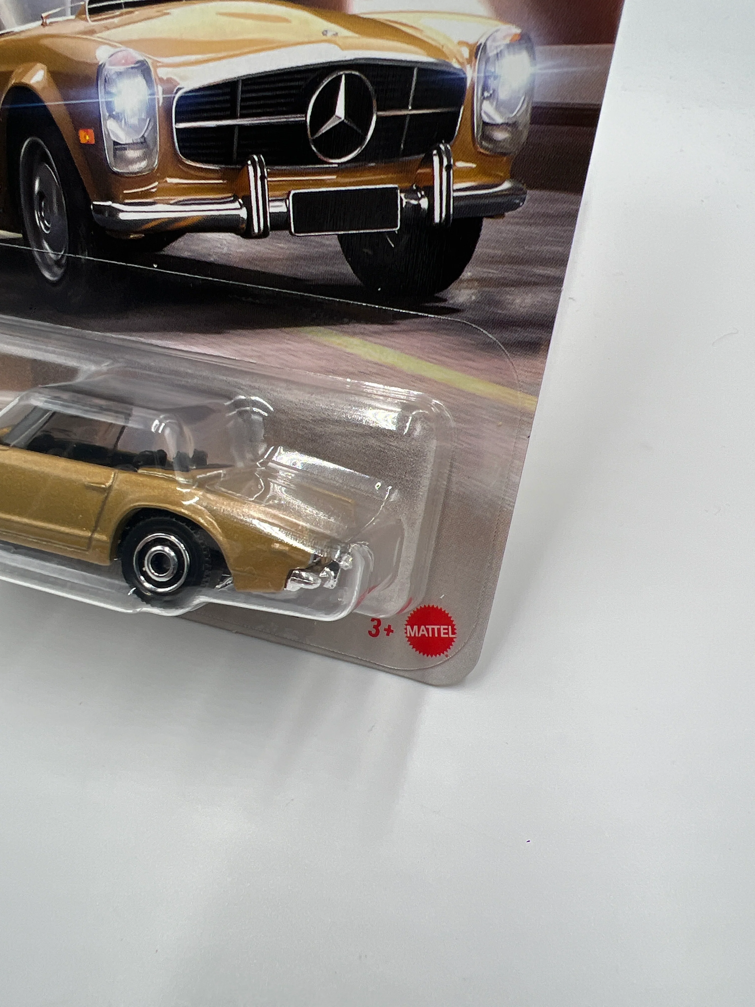 2025 Matchbox #46 1963 Mercedes-Benz 230 SL Gold 214A - Image 4