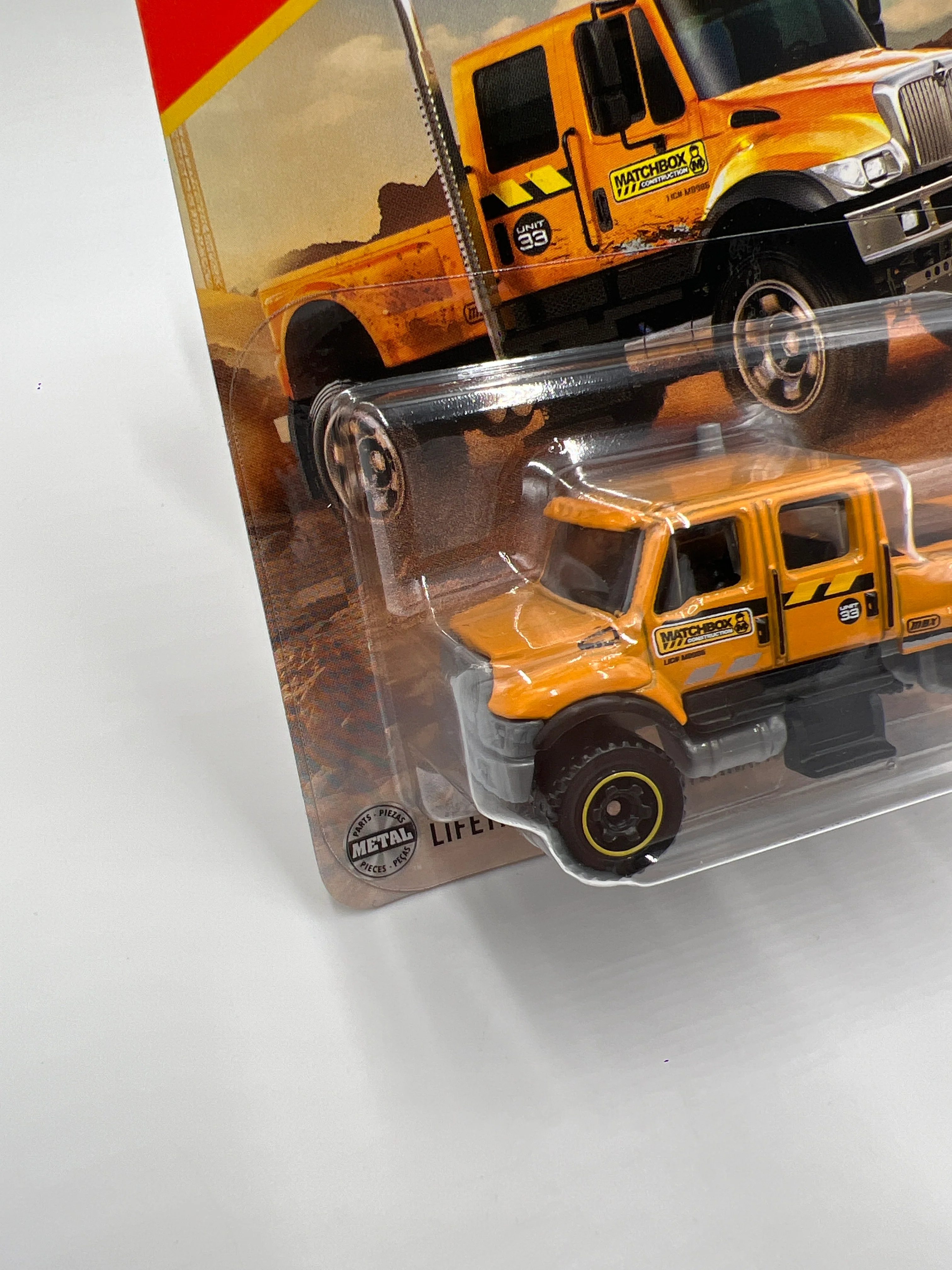 2025 Matchbox #78 International CXT Yellow 215i - Image 4