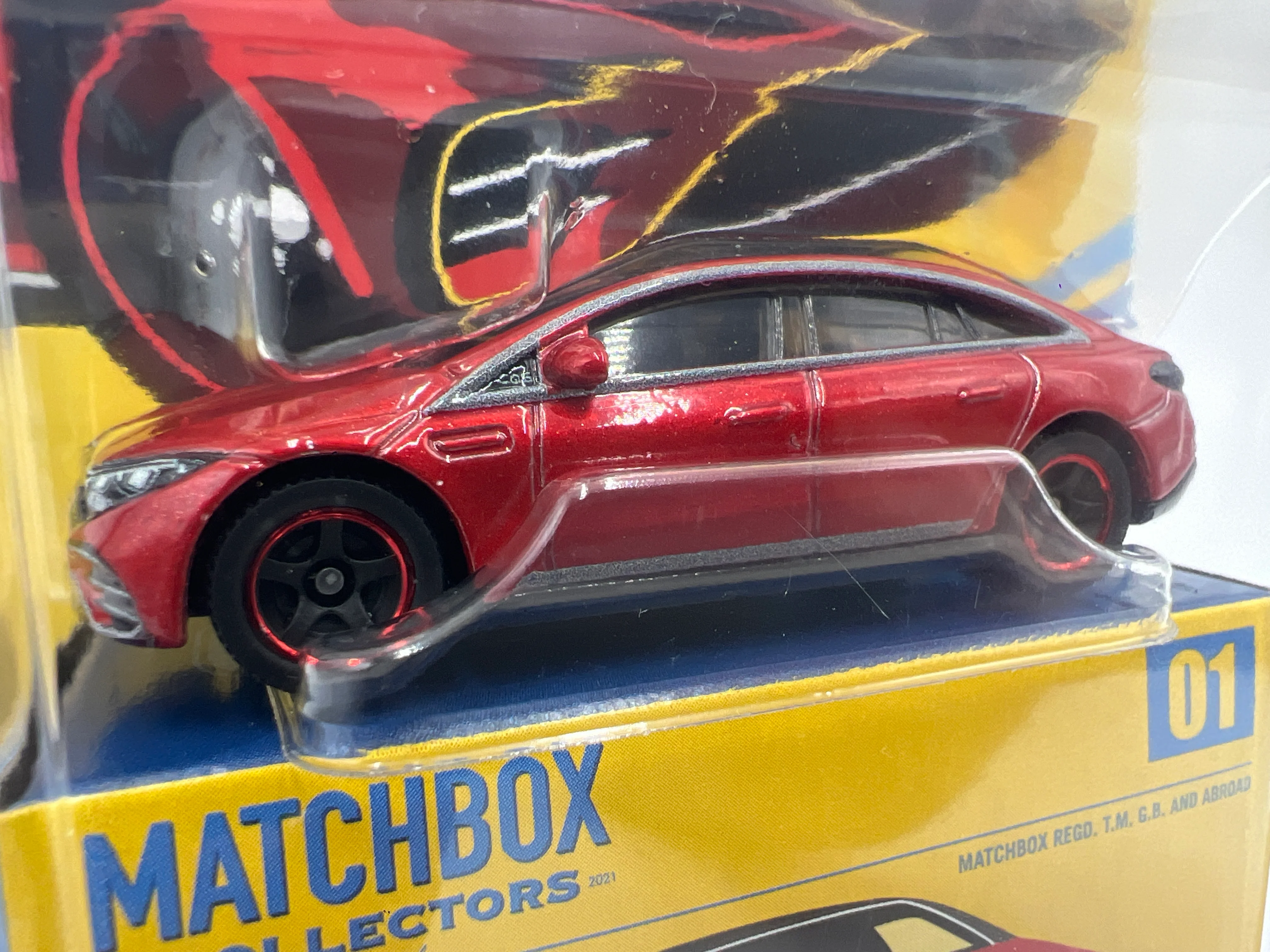 2025 Matchbox Collectors #1 2022 Mercedes-Benz EQS Red 165i - Image 3