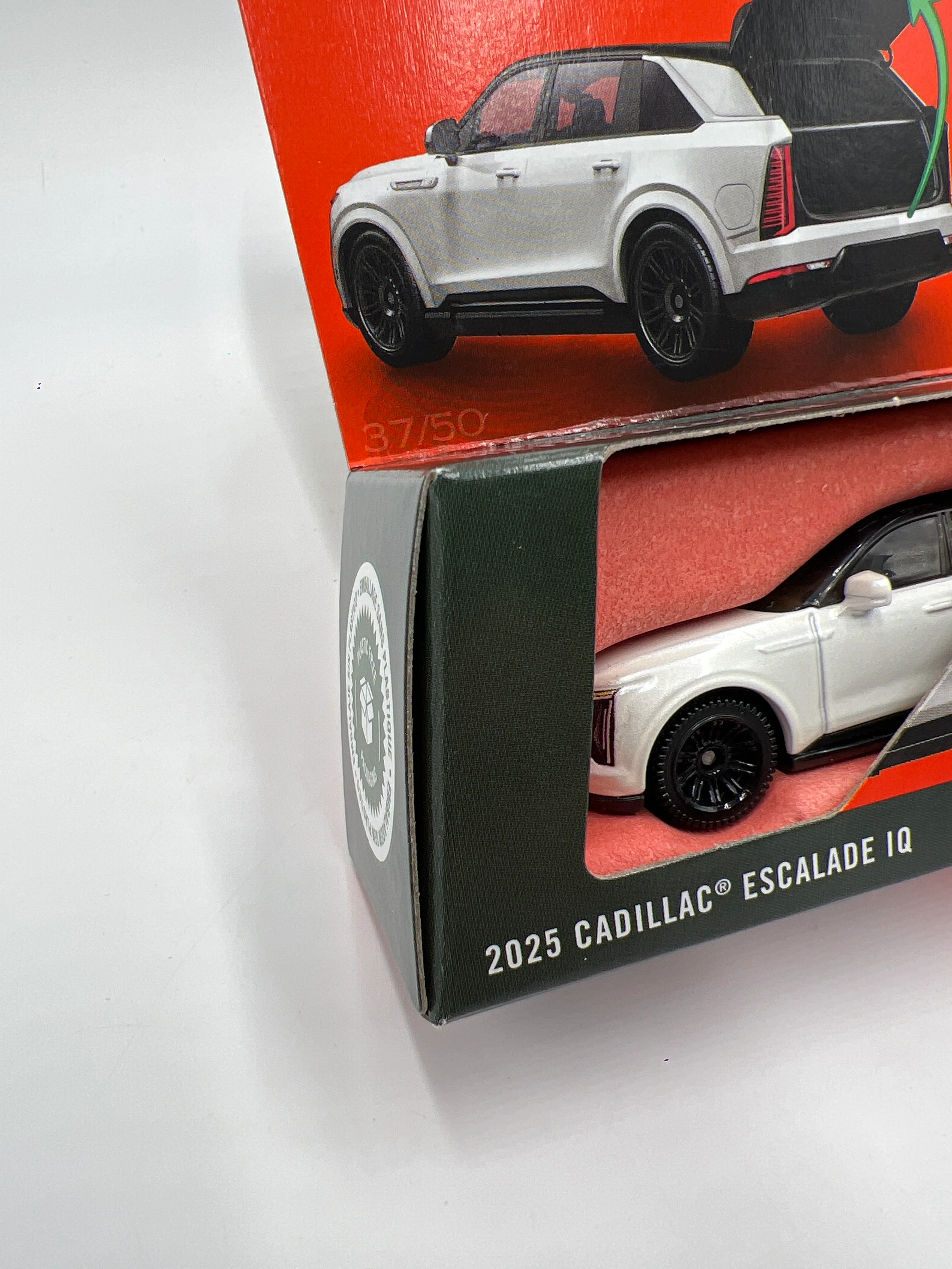 2025 Matchbox Moving Parts #37 2025 Cadillac Escalade IQ White 171E - Image 4