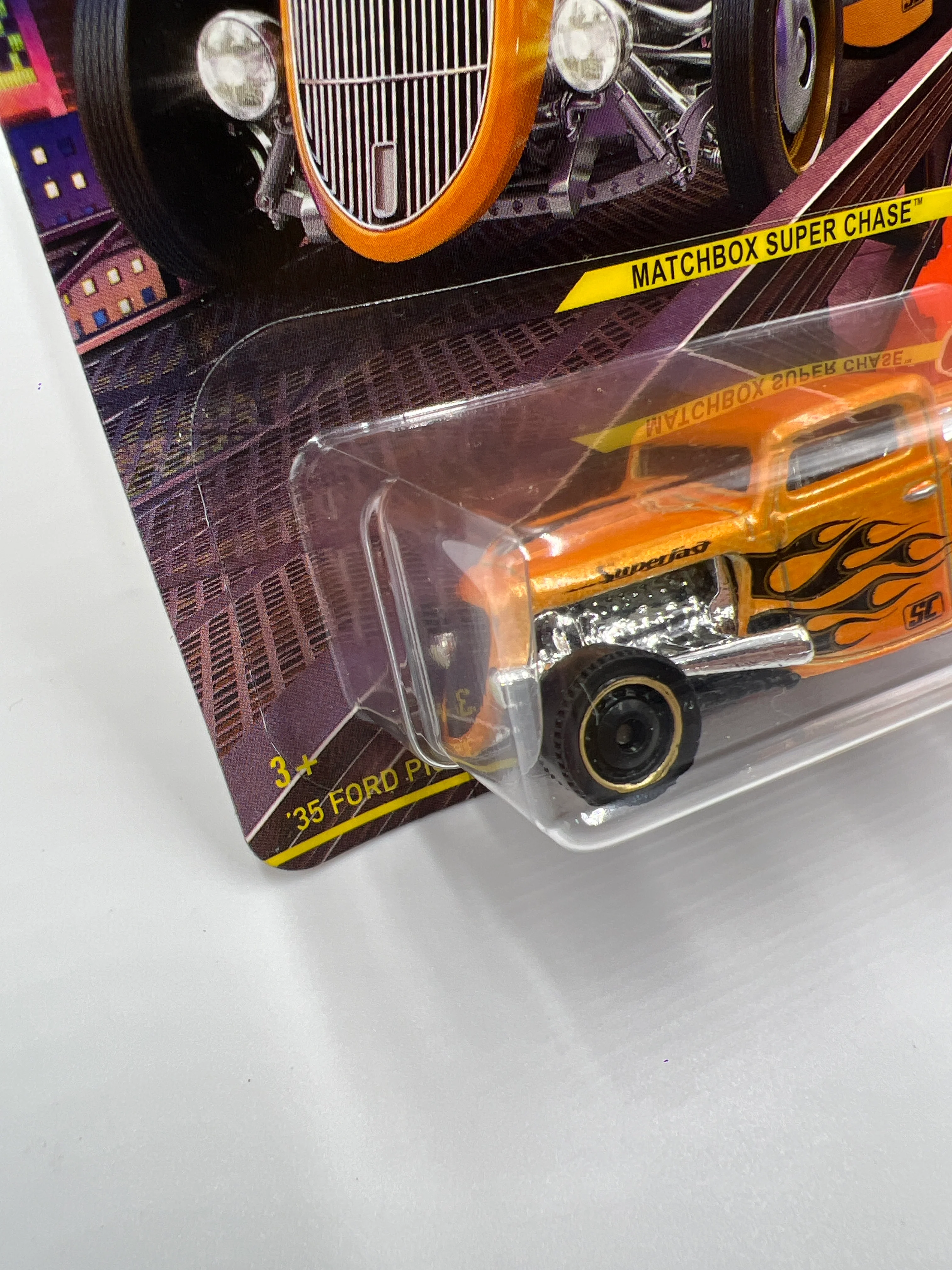 2025 Matchbox Super Chase 35 Ford Pickup Orange W/Protector - Image 5