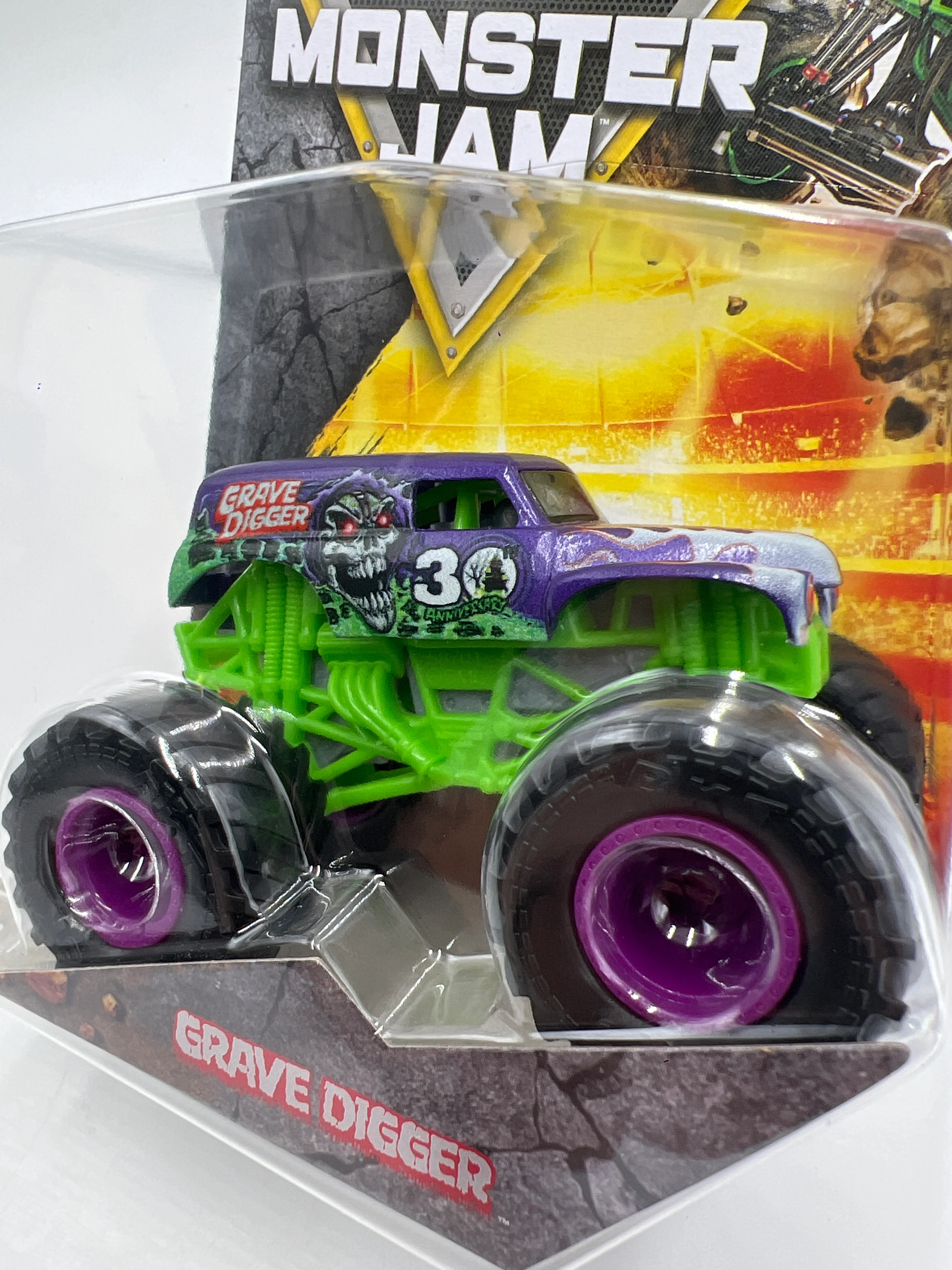 Monster Jam Series 1 Grave Digger 30th Anniversary Purple 132D - Image 2