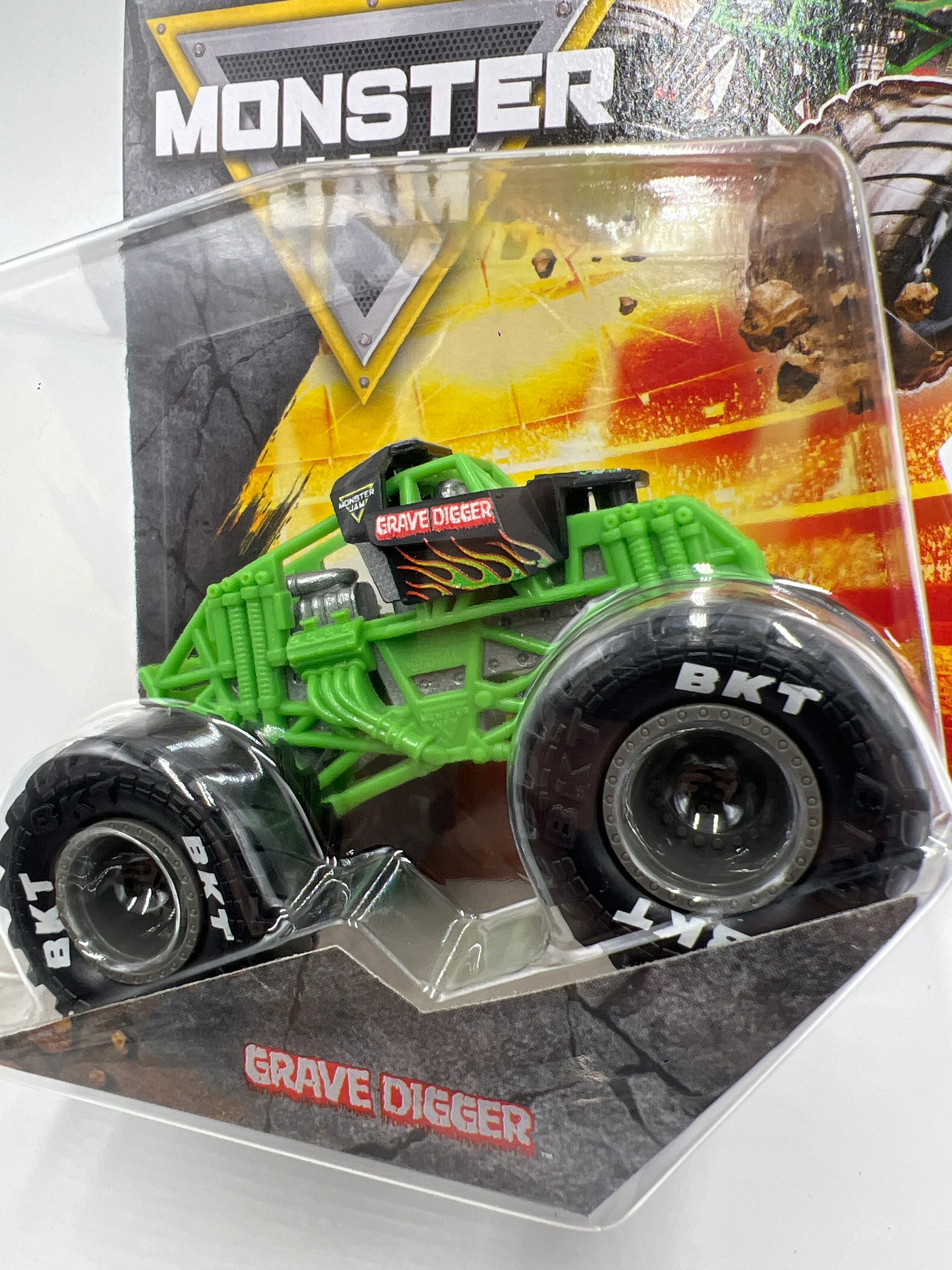 2025 Monster Jam Series 44 CHASE Training Trucks Grave Digger - Image 2