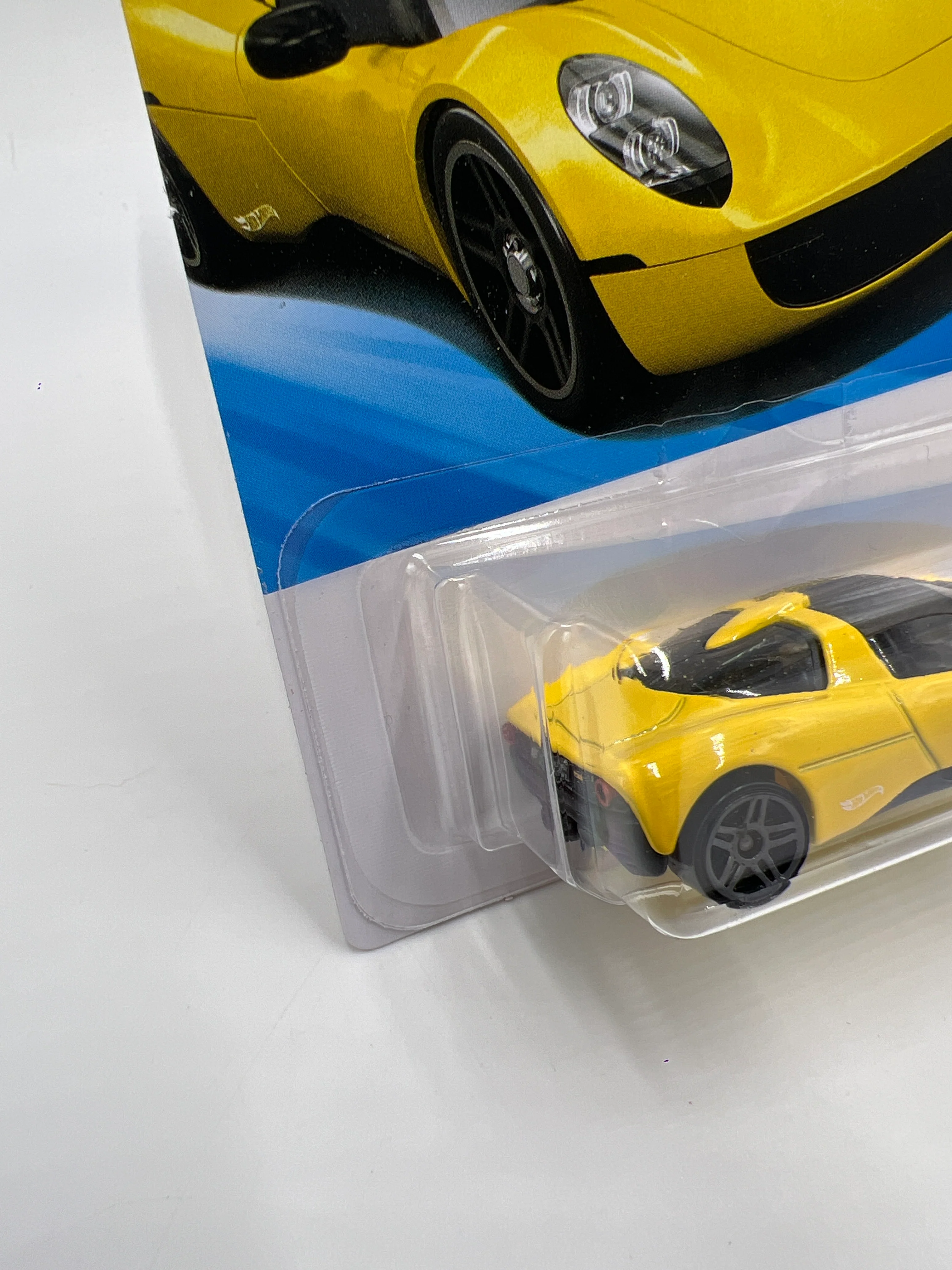 2026 Hot Wheels A Case Exoticars #3 Gordon Murray Automotive T.33 Yellow 68H - Image 4