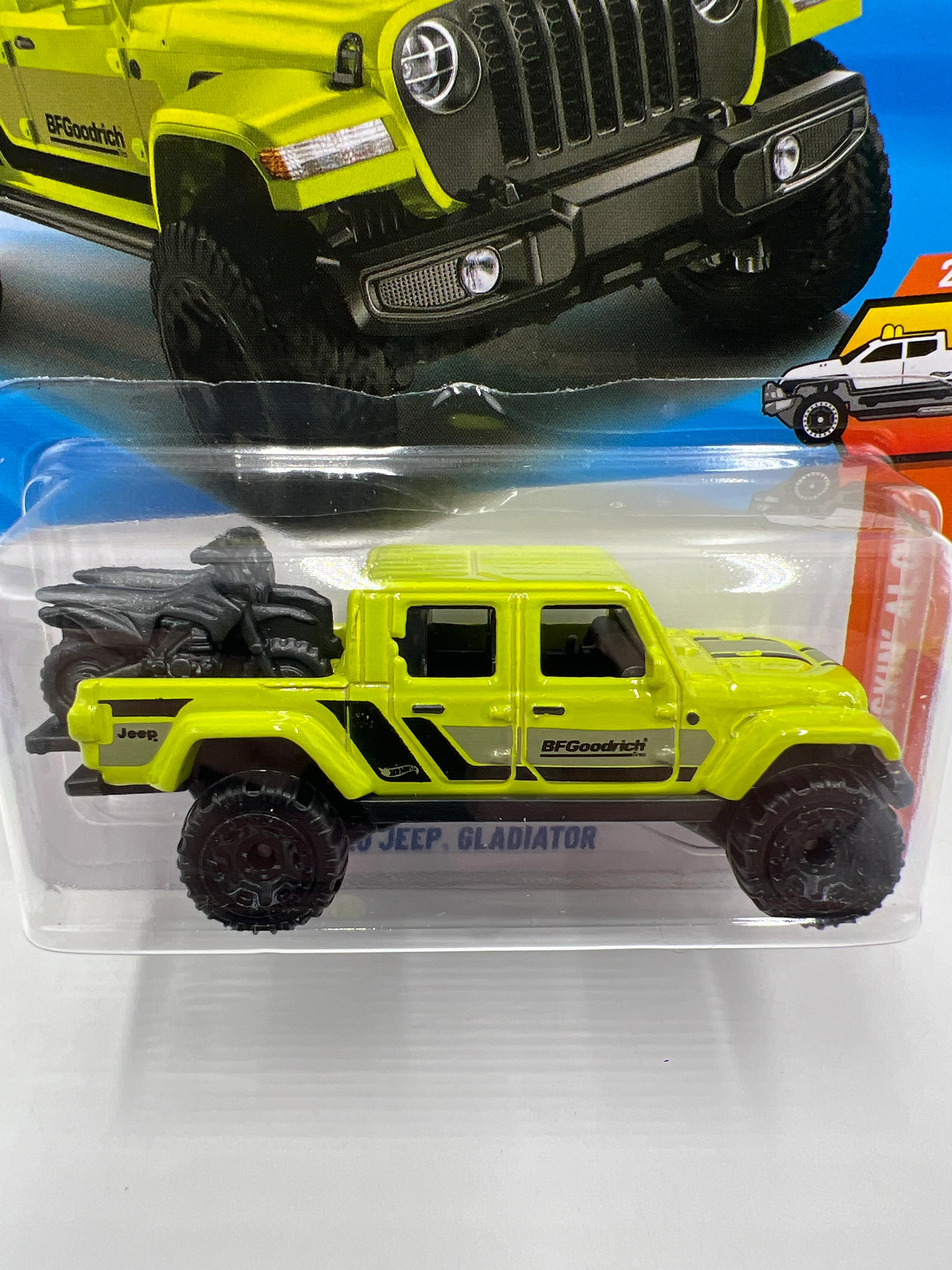 2026 Hot Wheels A Case Truckin Along #14 20 Jeep Gladiator Light Green 46B - Image 2
