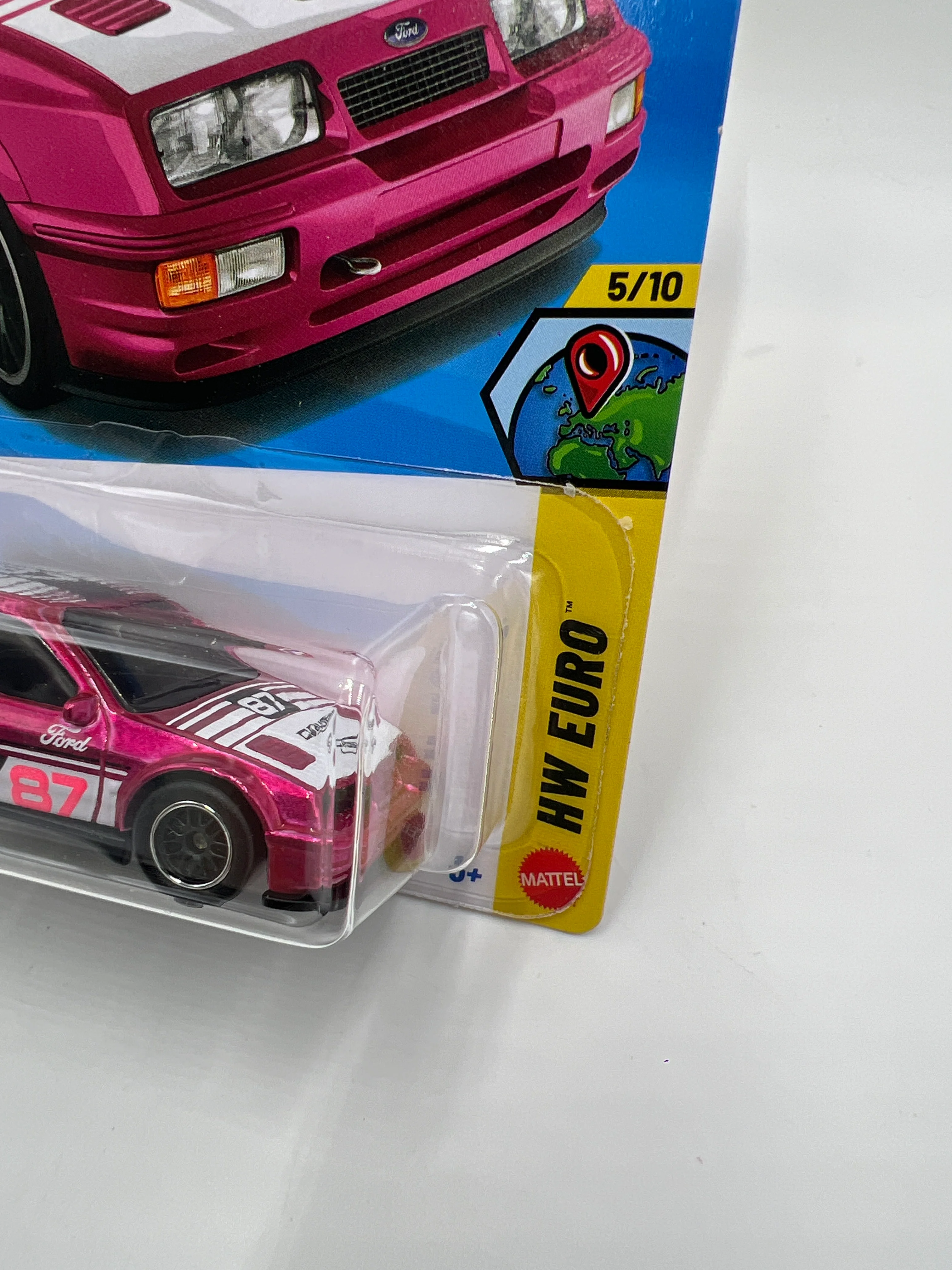 2026 Hot Wheels E Case Super Treasure Hunt #116 87 Ford Sierra Cosworth Pink W/Protector - Image 3