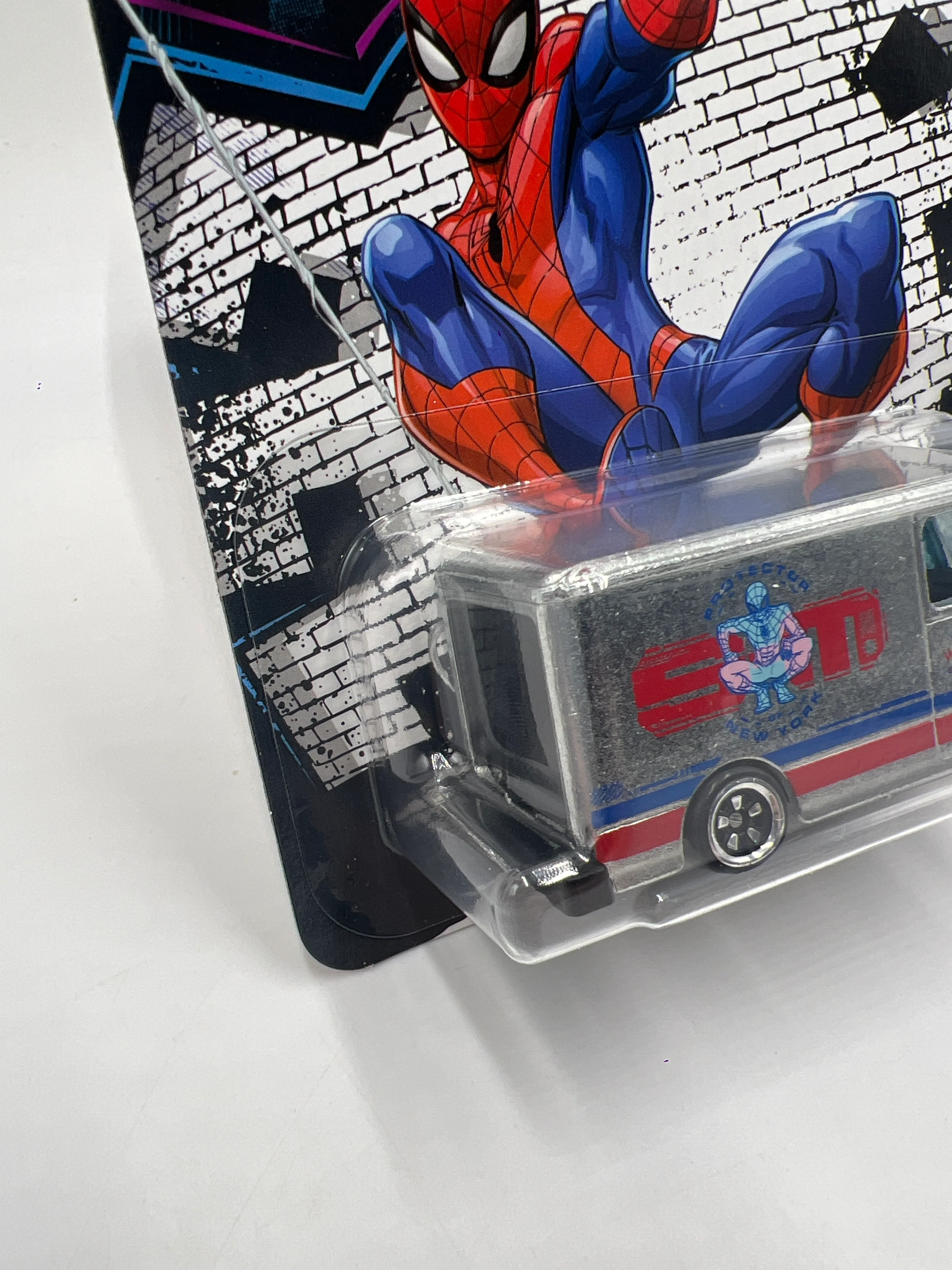 2026 Hot Wheels Silver Series Marvel Spider-Man #5 Chase Combat Medic 152B - Image 4