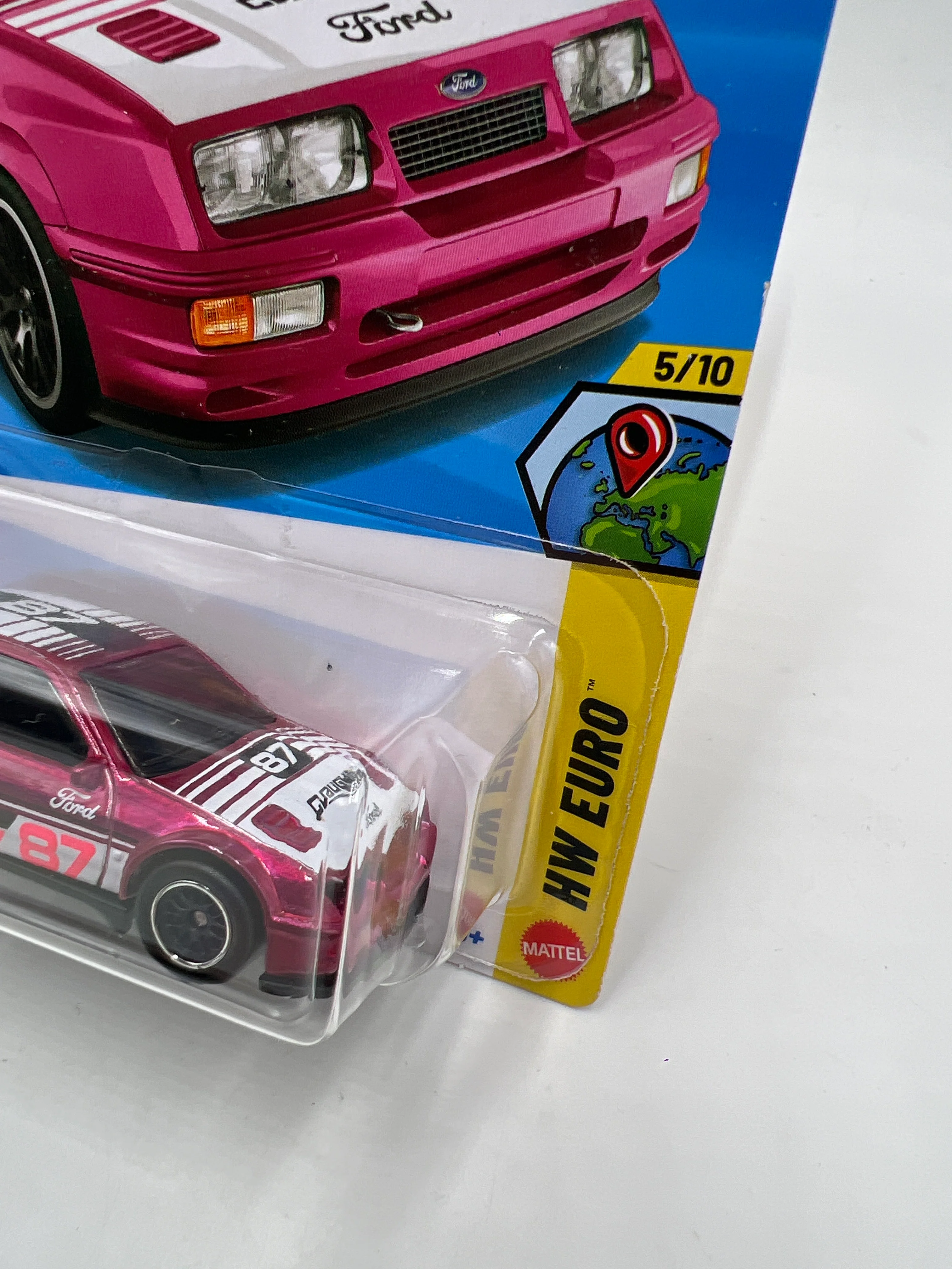2026 Hot Wheels Super Treasure Hunt #116 87 Ford Sierra Cosworth Pink W/Protector Intl Card 2 - Image 3