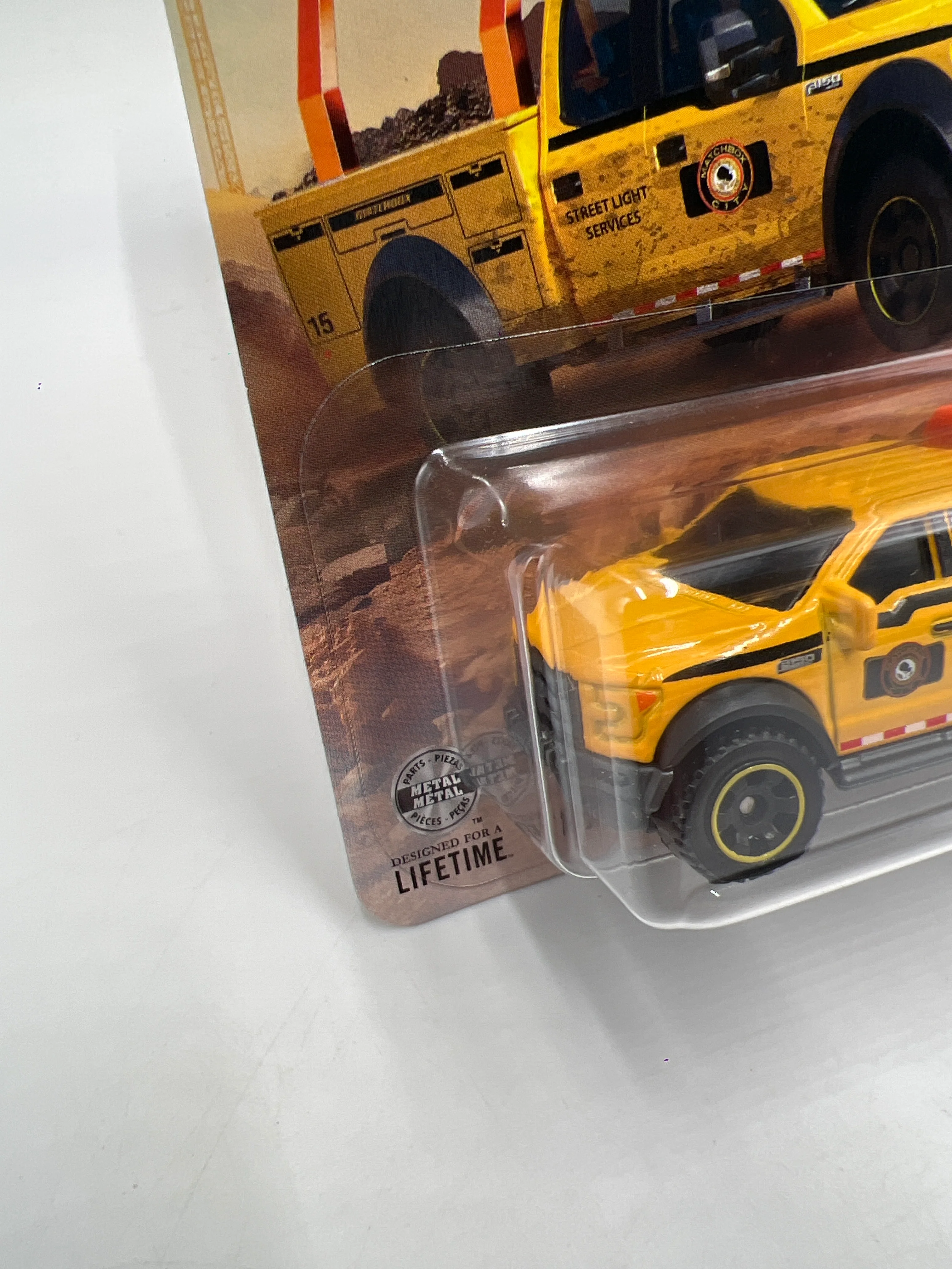 2026 Matchbox #18 2015 Ford F150 Contractor Truck Yellow 213C - Image 4