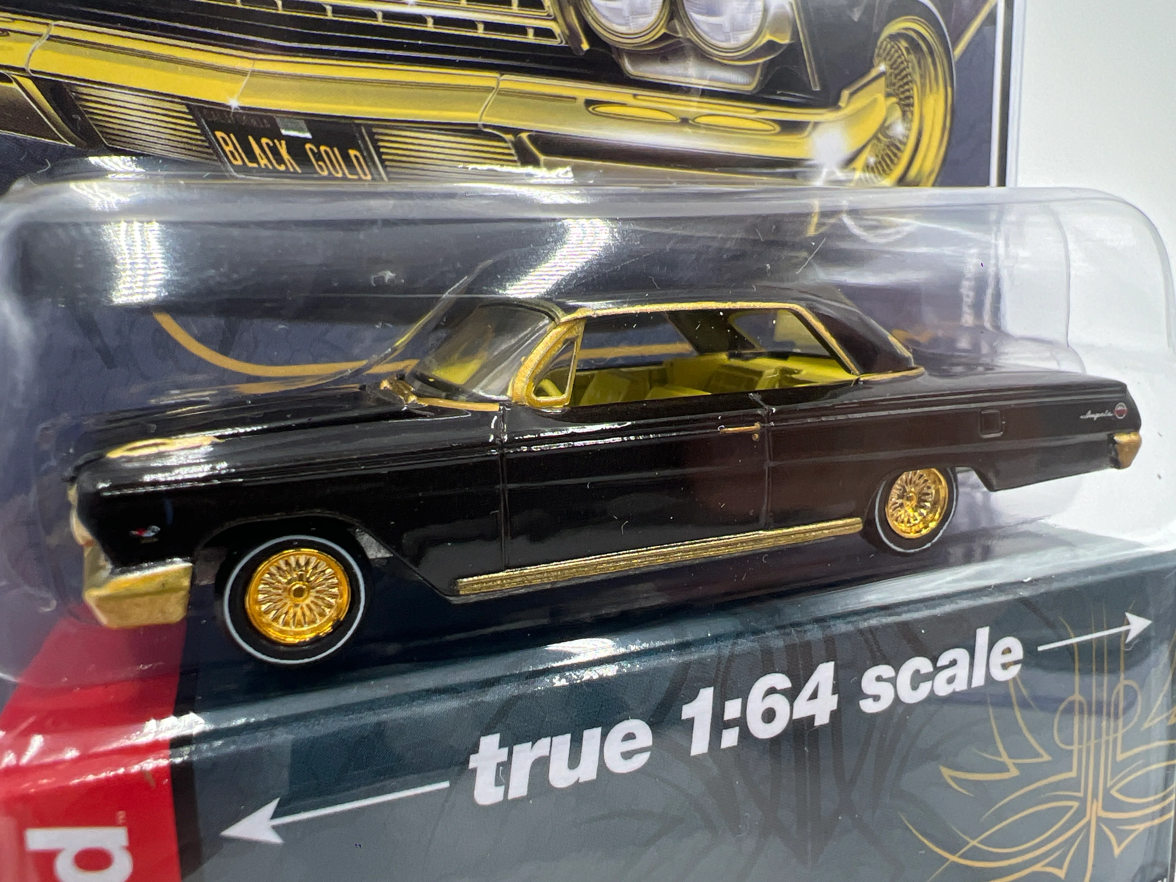Auto World Mijo Exclusives Custom Lowriders 1962 Chevy Impala SS Hardtop Black/Gold 184G - Image 2