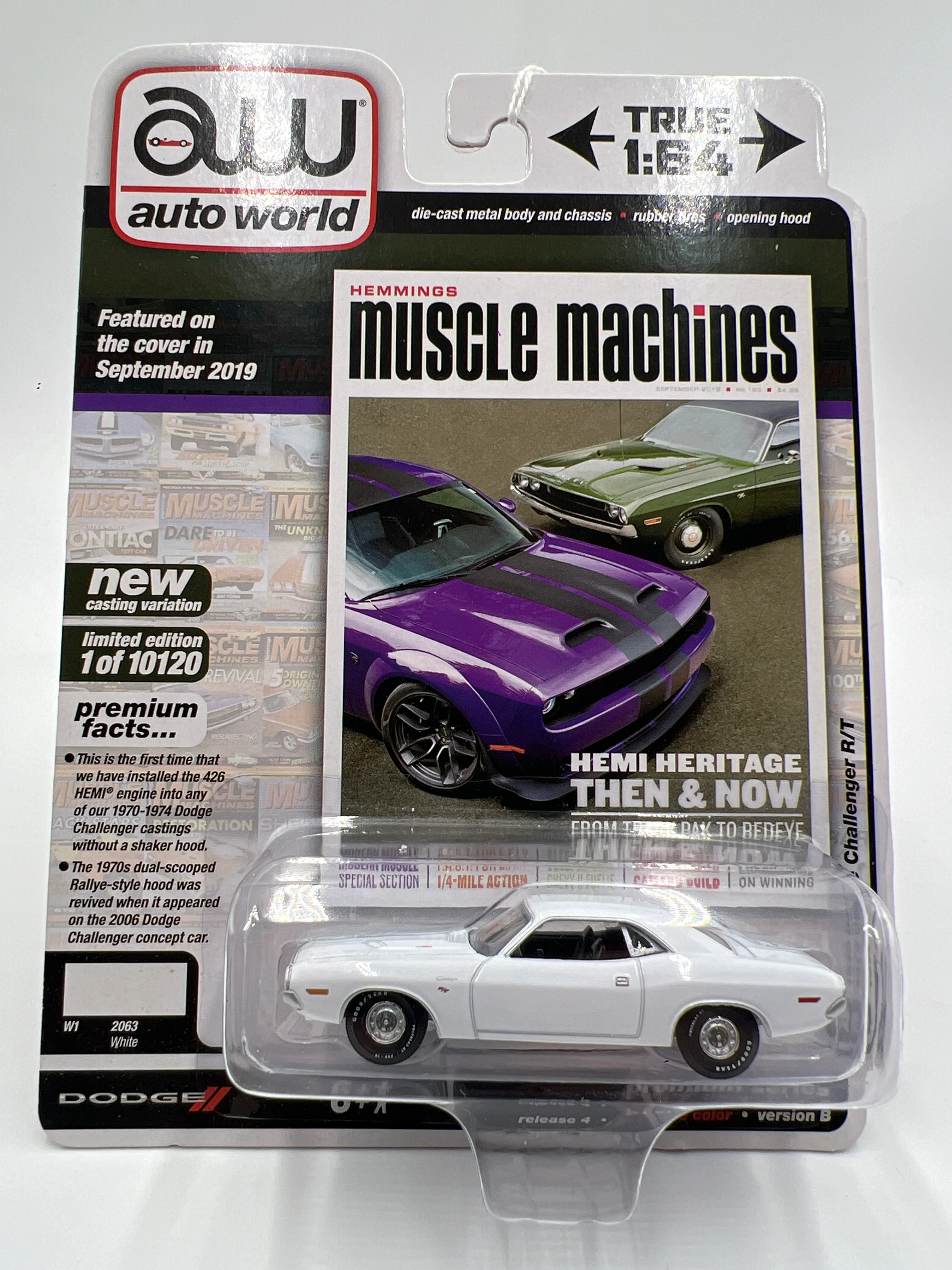 Auto World Hemmings Muscle Machines Release 4 Version B 1970 Dodge Challenger R/T White 184C - Image 2