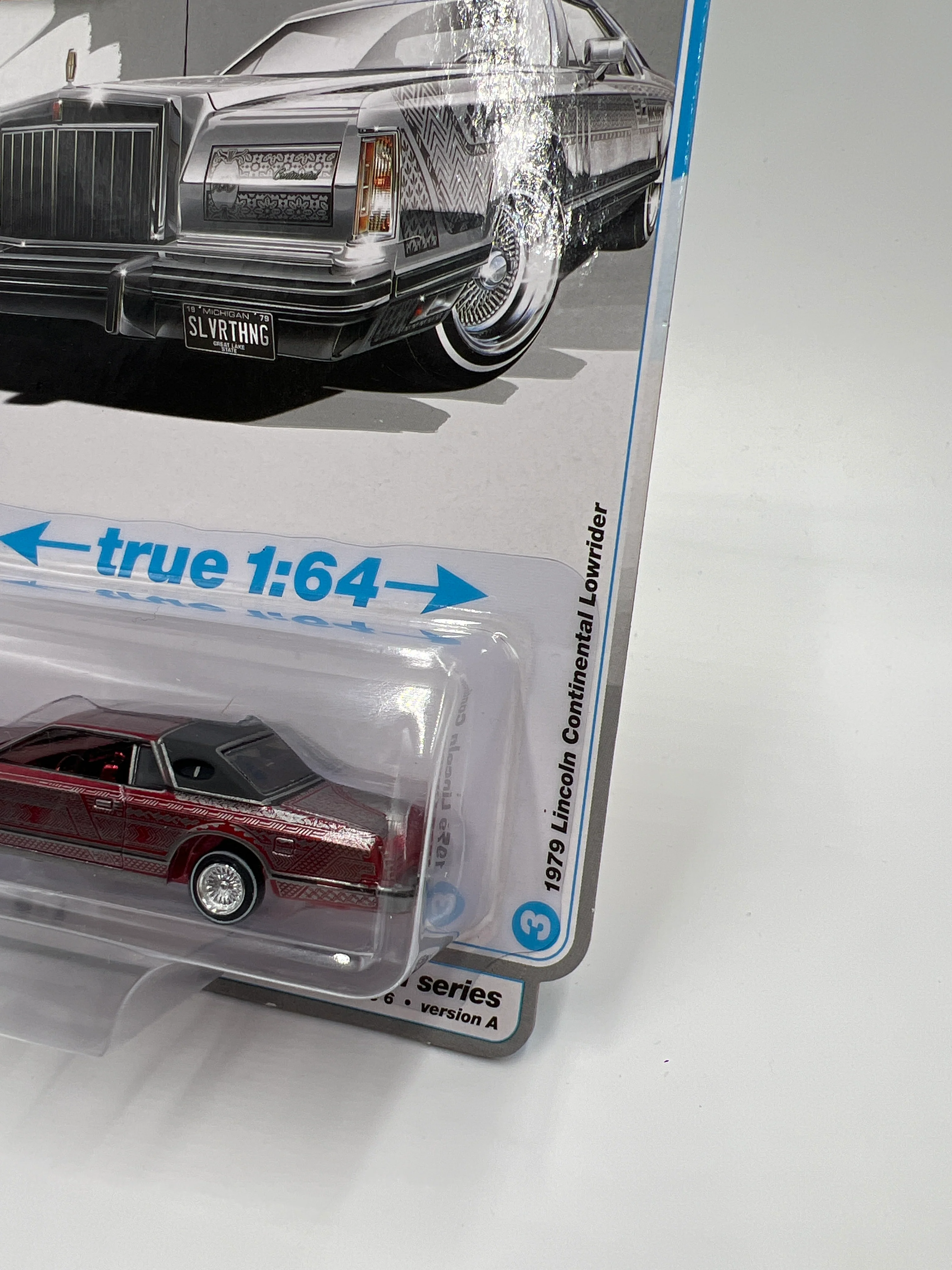 Auto World Ultra Red Chase Luxury Cruisers Release 6 Version A 1979 Lincoln Continental Lowrider - Image 4