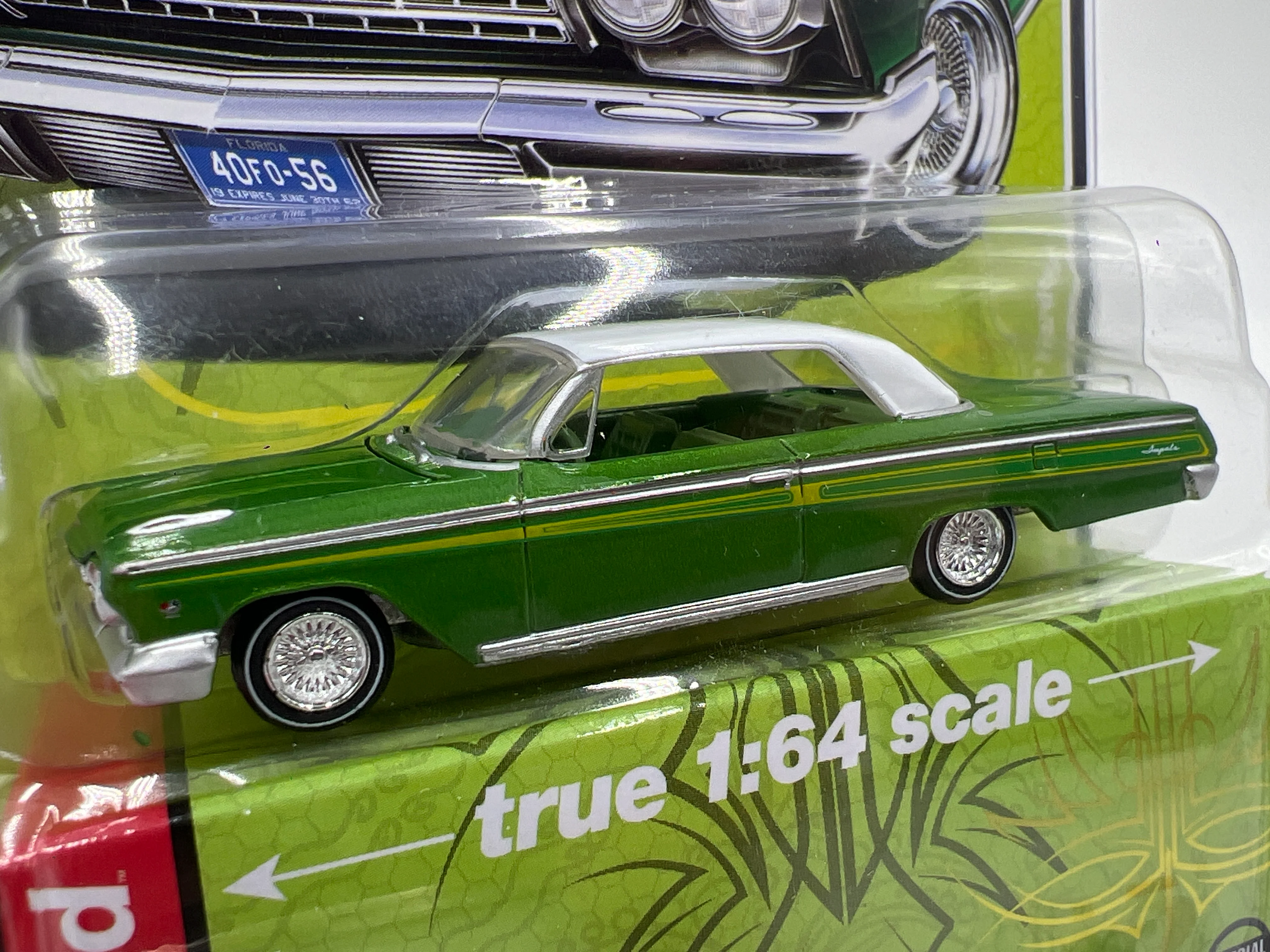 Auto World Mijo Exclusives Custom Lowriders 1962 Chevy Impala SS Hardtop Green 184F - Image 2