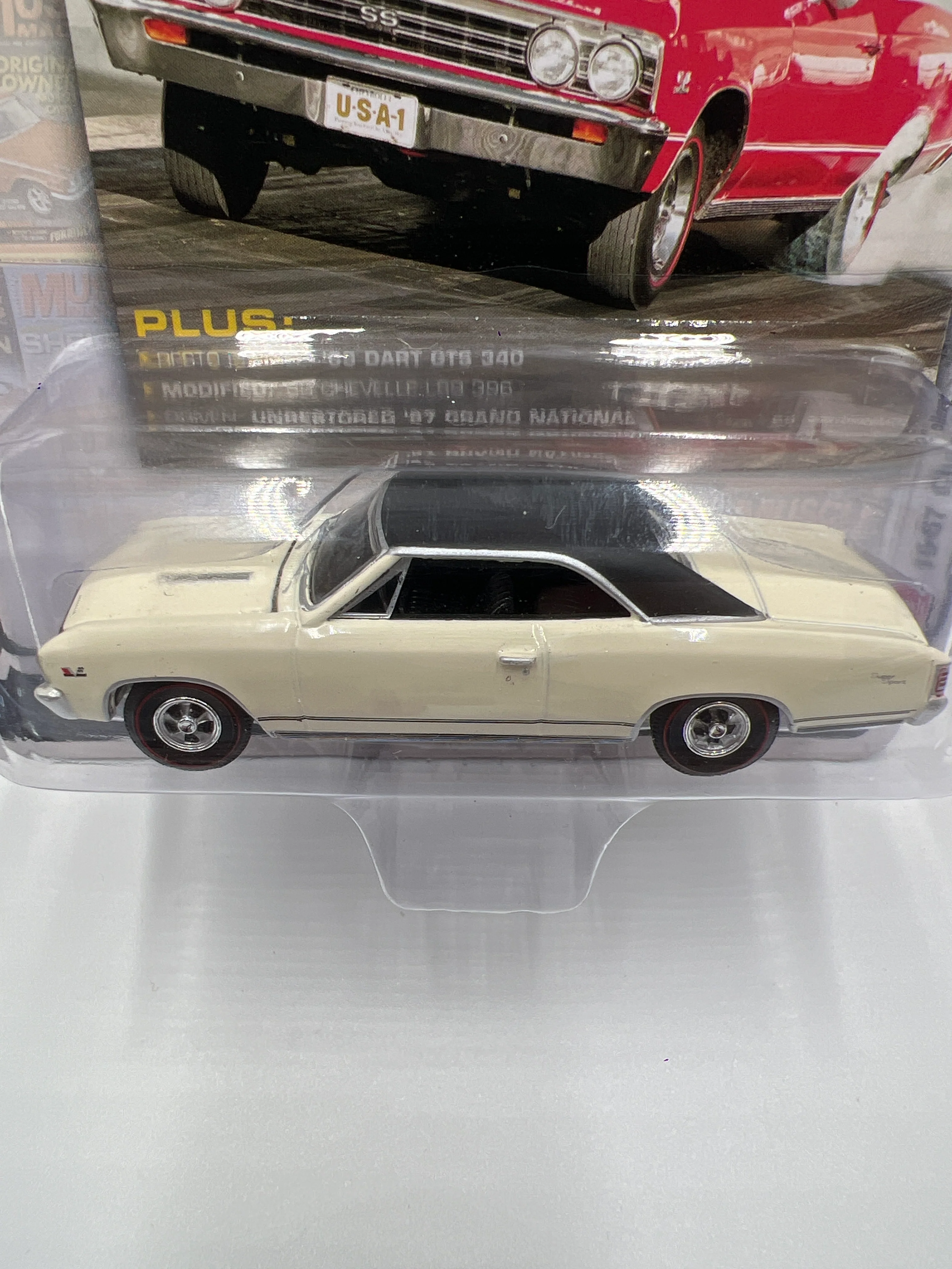Auto World Hemmings Muscle Machines Release 4 Version B 1967 Chevy Chevelle SS Capri Cream White 184C - Image 3