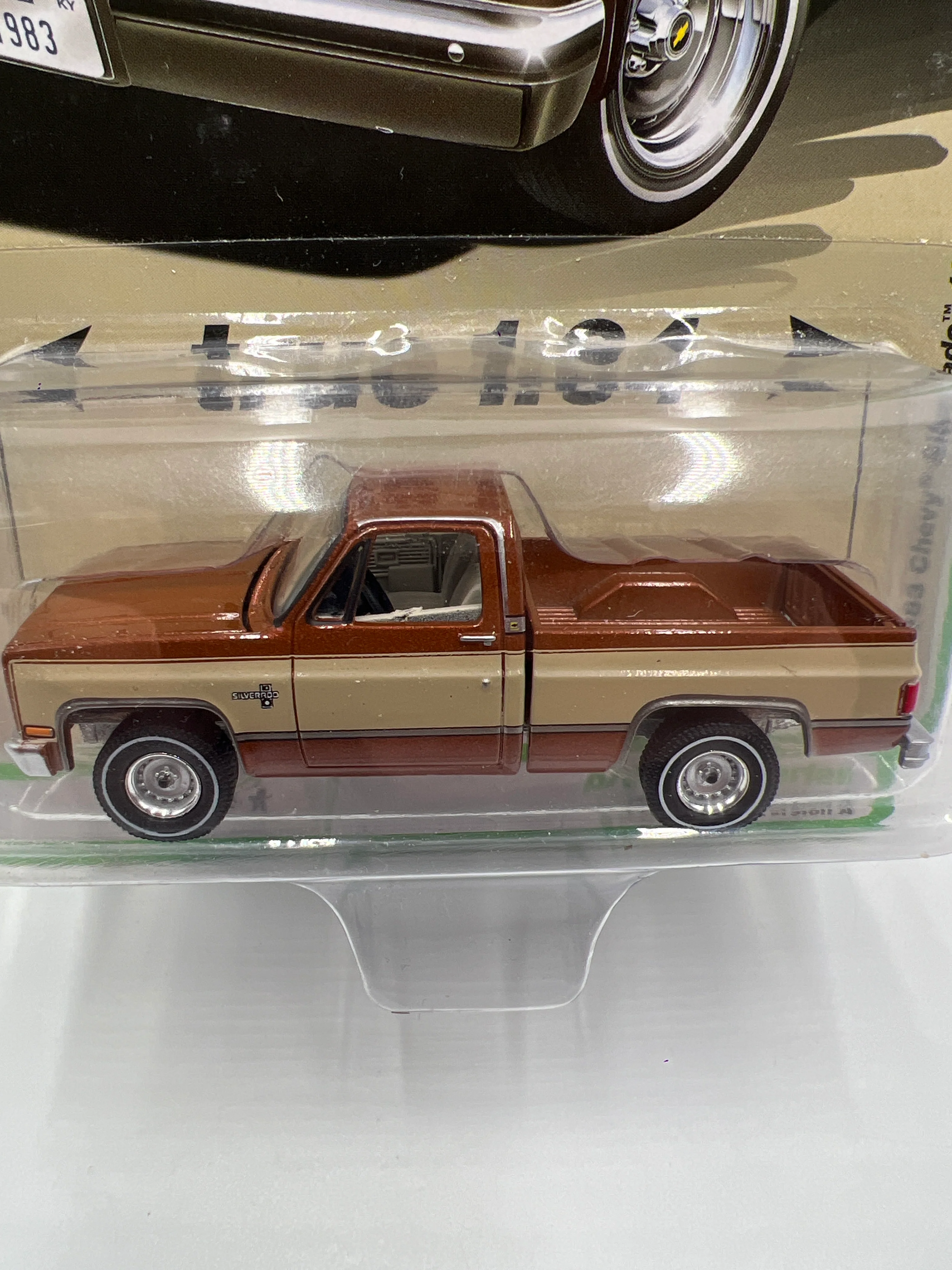 Auto World Muscle Trucks Release 3 Version A 1983 Chevy Silverado 10 Fleetside Brown 184D - Image 3