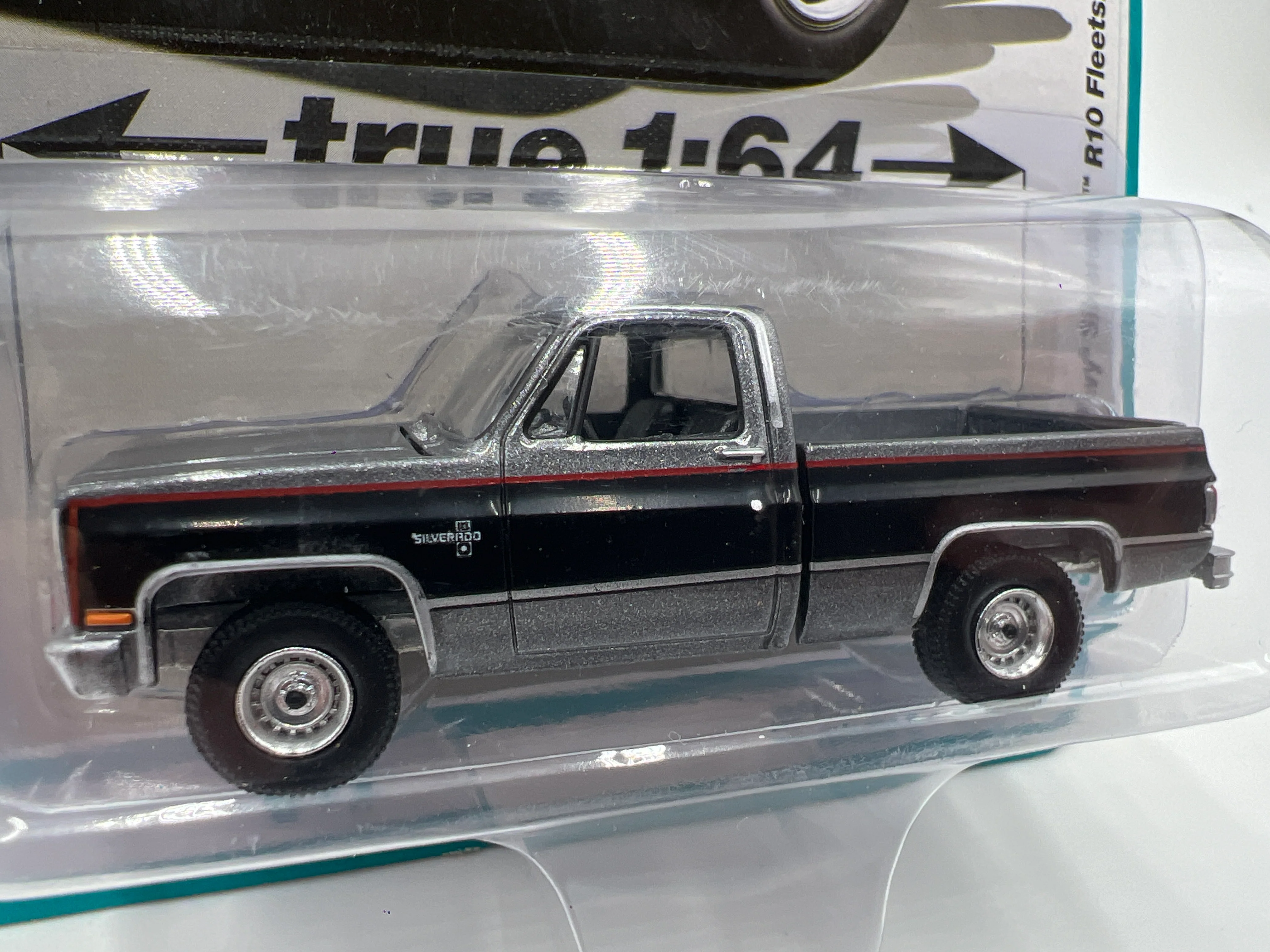 Auto World Muscle Trucks Release 2 Version B 1987 Chevy Silverado R10 Fleetside Gray/Black 182E - Image 2