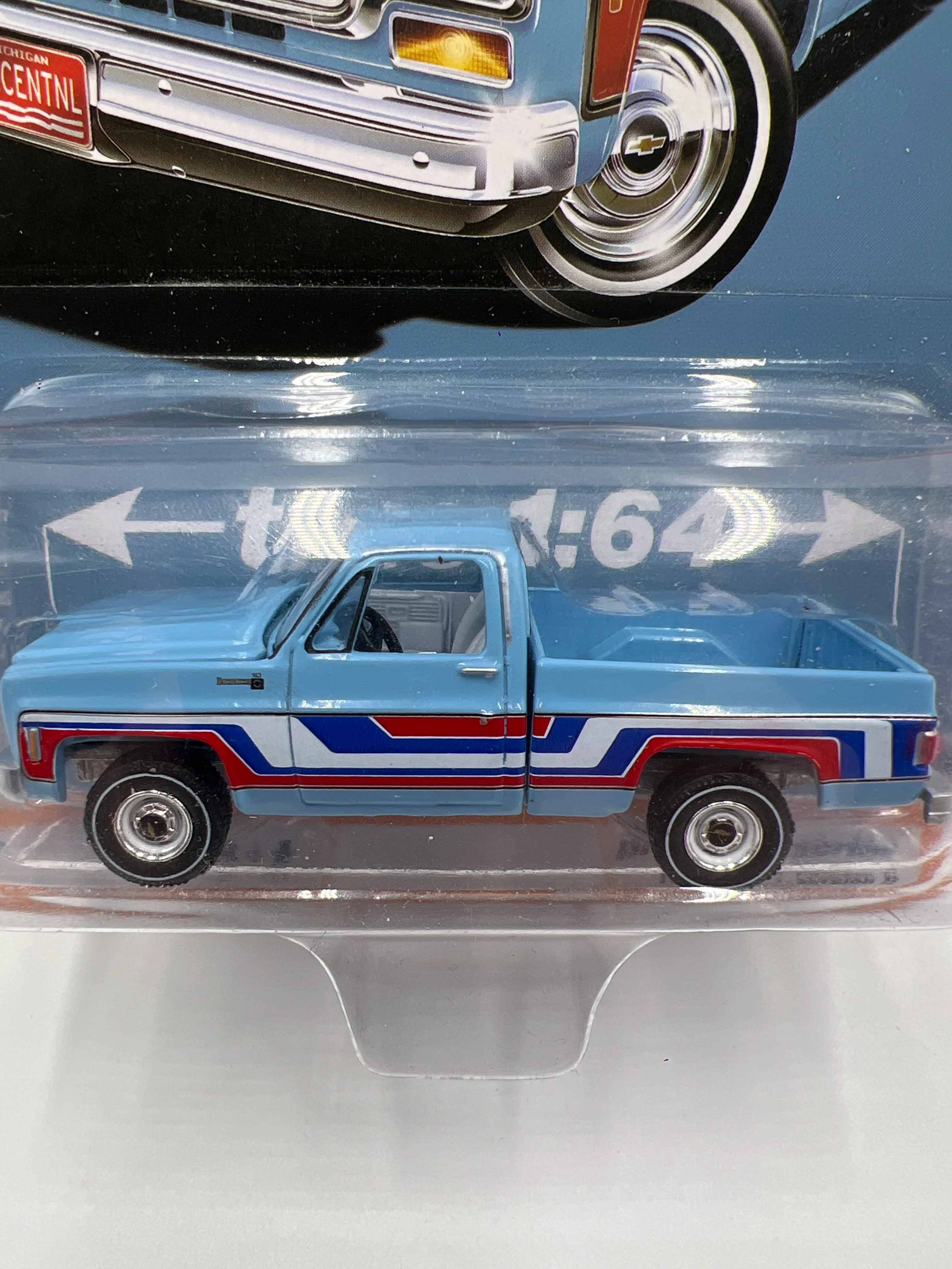 Auto World Muscle Trucks Release 1 Version B 1976 Chevy Bonanza C10 Fleetside Light Blue Spirit Of 76 Edition 182D - Image 3