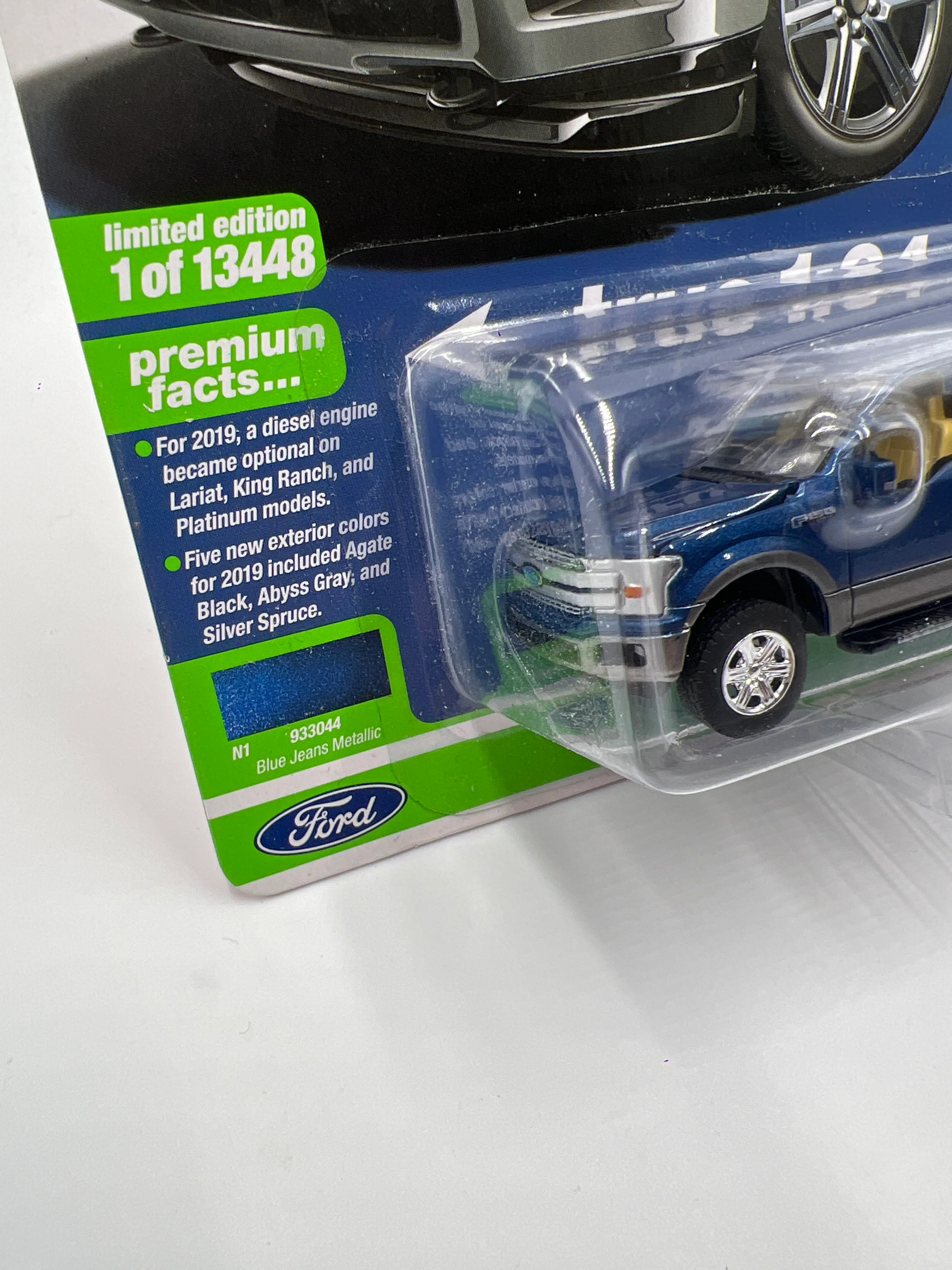 Auto World Muscle Trucks Release 3 Version B 2019 Ford F-150 Lariat Blue 183C - Image 5