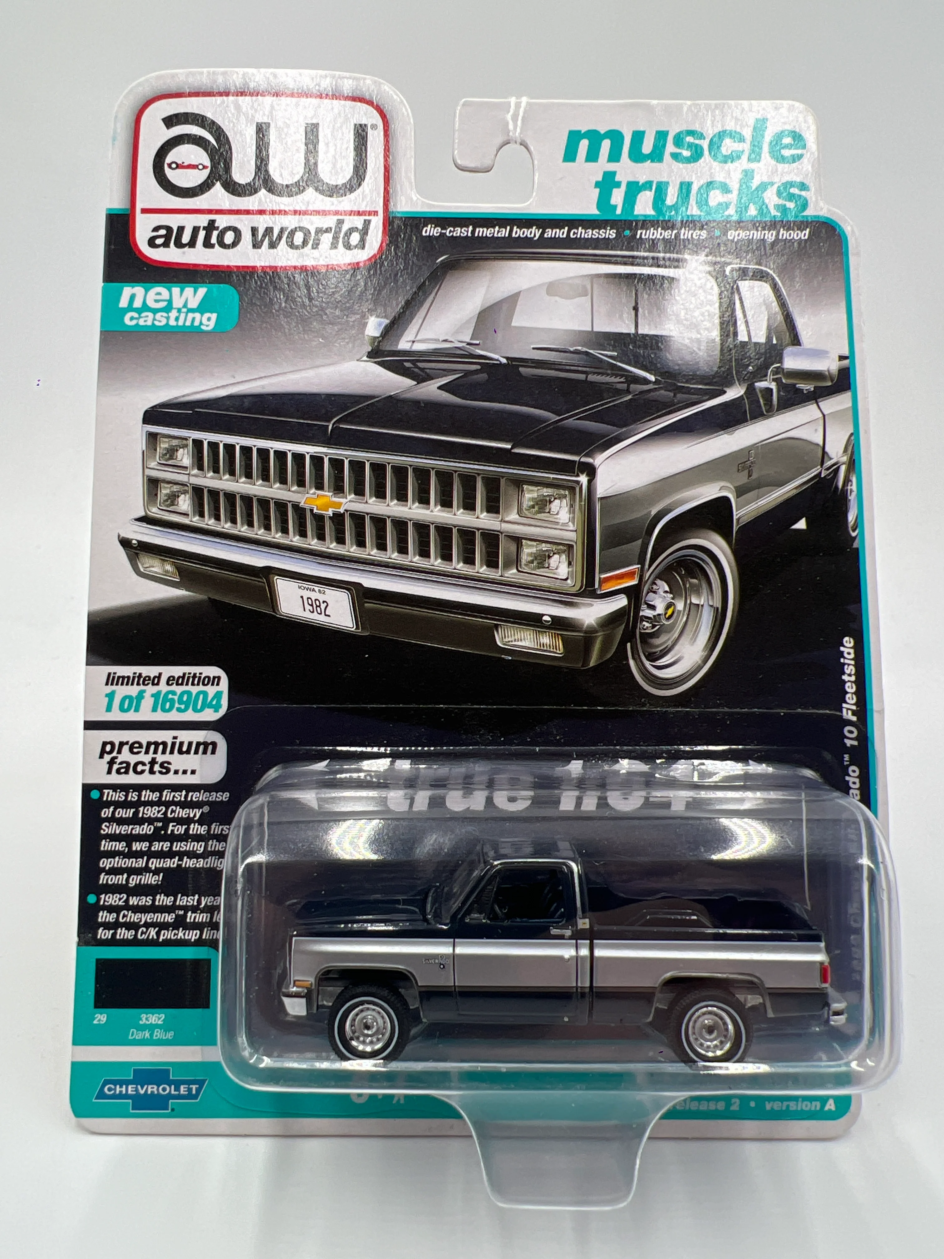 Auto World Muscle Trucks Release 2 Version A 1982 Chevy Silverado 10 Fleetside Dark Blue/Silver - Image 2