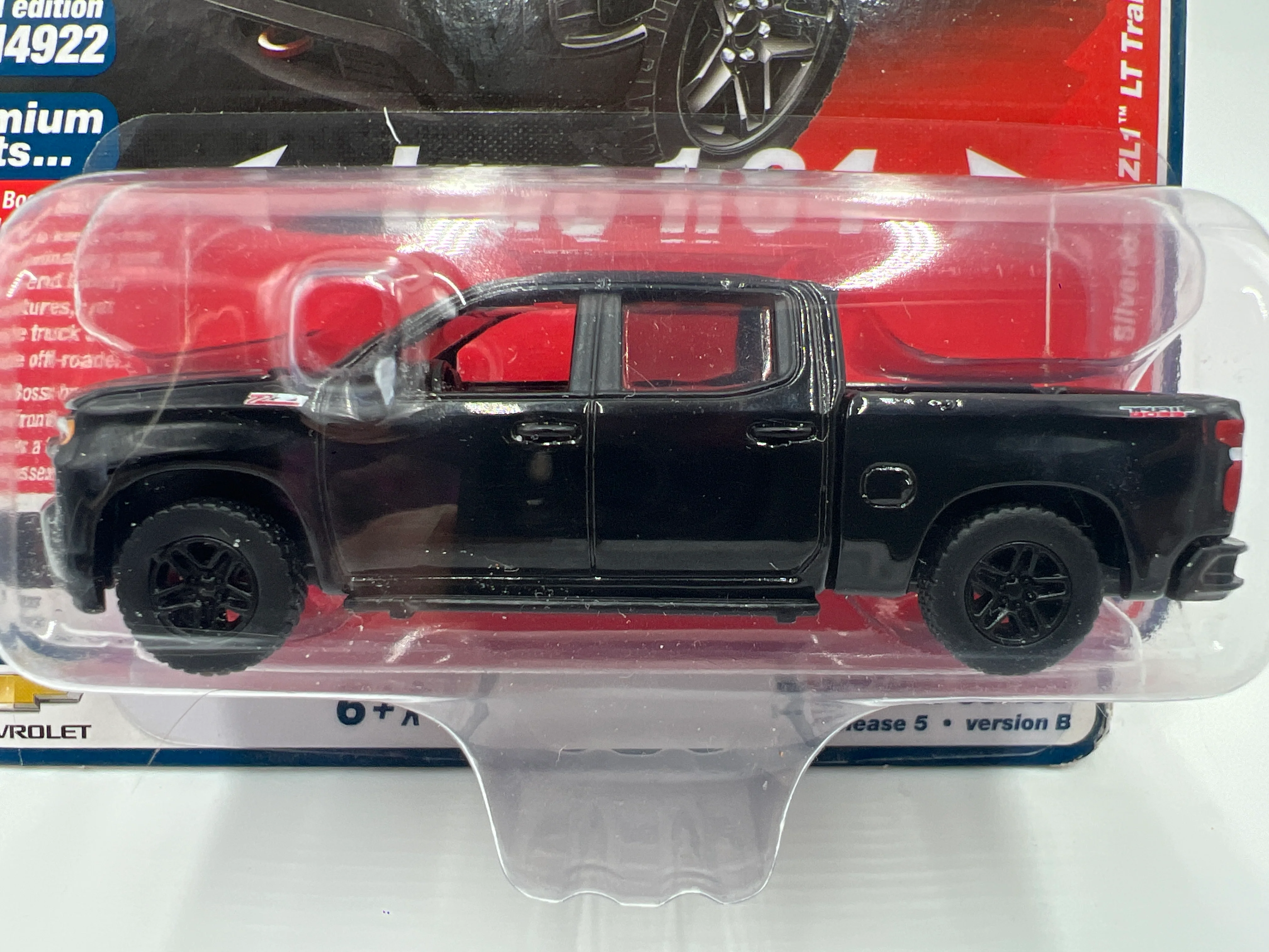 Auto World Muscle Trucks Release 5 Version B 2020 Chevy Silverado ZL1 LT Trail Boss Black - Image 3